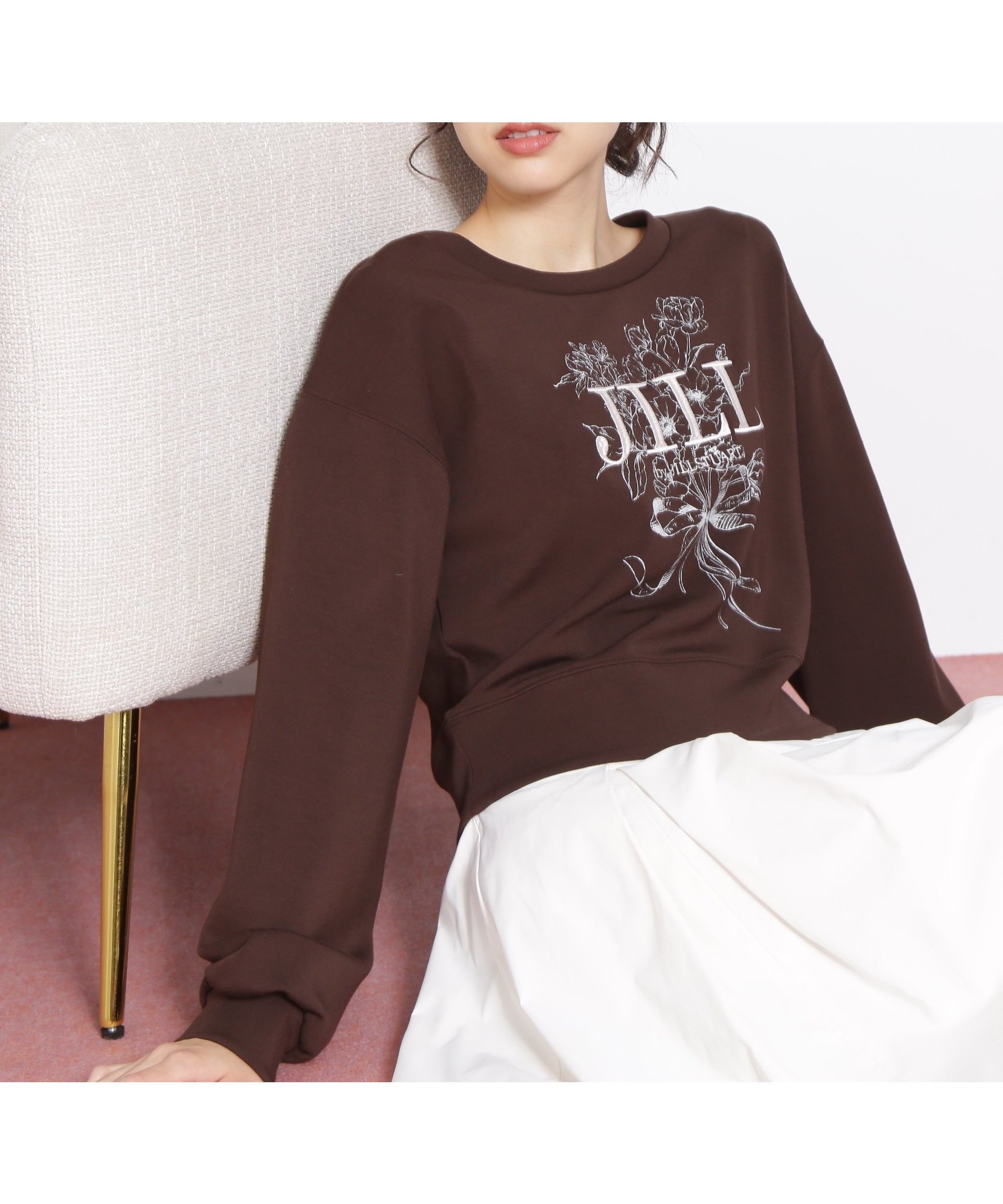 【ジルバイジルスチュアート/JILL by JILLSTUART】のリボンブーケロゴ刺繍スウェット インテリア・キッズ・メンズ・レディースファッション・服の通販 founy(ファニー) ファッション Fashion レディースファッション Fashion for Women トップス・カットソー Cut & Sew Tops レディースパーカー・カジュアルフーディー Casual Hoodies & Sweatshirts スウェット・クルーネックトップス Sweatshirts & Crewnecks / Relaxed Fit Sweat Tops おすすめ Recommended / Our Picks インナー Innerwear スウェット / スエット Sweatshirt, Sweatwear スマート Smart, Elegant プリント Print, Printed Pattern リボン Ribbon, Bow 定番 Standard, Basic Item ブラウン|ID: prp329100004807332 ipo3291000000034884744