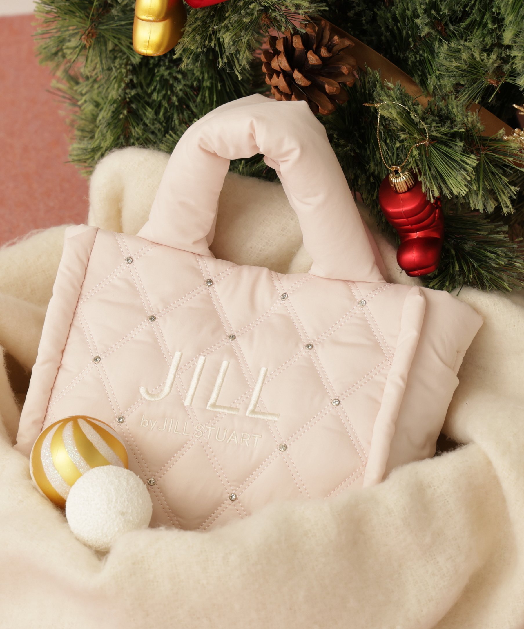 【ジルバイジルスチュアート/JILL by JILLSTUART】のキルティングパフトートバッグ インテリア・キッズ・メンズ・レディースファッション・服の通販 founy(ファニー) ファッション Fashion レディースファッション Fashion for Women バッグ Bags キルティング Quilted, Quilting ショルダー Shoulder, Shoulder Strap スクエア Square, Square Shape スマート Smart, Elegant ビジュー Bijou, Jewel-like Accent ポケット Pocket, Pocket Detail 人気 Popular, Best Seller 冬 Winter / This Winter 財布 Wallet, Purse ピンク|ID: prp329100004807346 ipo3291000000034884834