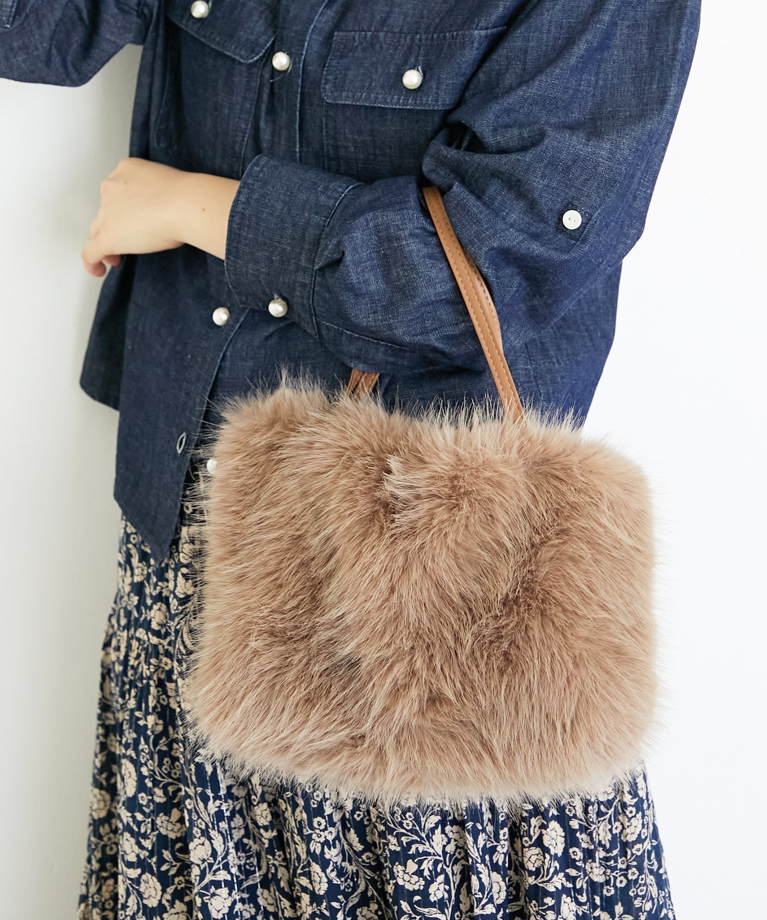 【ルクールブラン/le.coeur blanc】の《ランキング1位》フェイクファー2WAYバッグ インテリア・キッズ・メンズ・レディースファッション・服の通販 founy(ファニー) ファッション Fashion レディースファッション Fashion for Women バッグ Bags おすすめ Recommended / Our Picks スクエア Square, Square Shape フェイクファー Faux Fur, Imitation Fur マグネット Magnet, Magnetic Closure A/W・秋冬 Autumn/Winter ベージュ|ID: prp329100004807352 ipo3291000000034884875