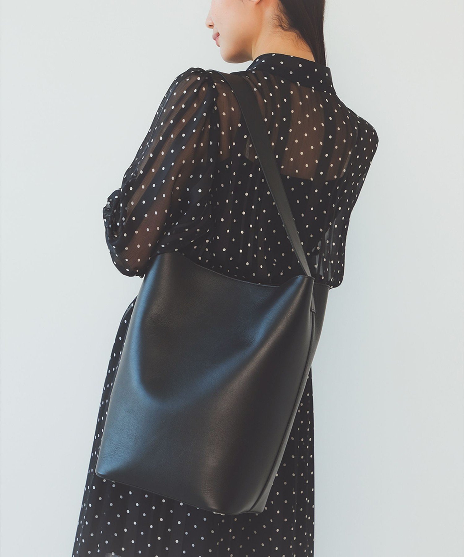 【デミルクス ビームス/Demi-Luxe BEAMS】のレザー ワンハンドル バッグ インテリア・キッズ・メンズ・レディースファッション・服の通販 founy(ファニー) ファッション Fashion レディースファッション Fashion for Women バッグ Bags フィット Fit, Slim Fit ベーシック Basic, Essential モダン Modern, Contemporary ビジネス 仕事 通勤 Business / Work / Commuting BLACK|ID: prp329100004807356 ipo3291000000034884896