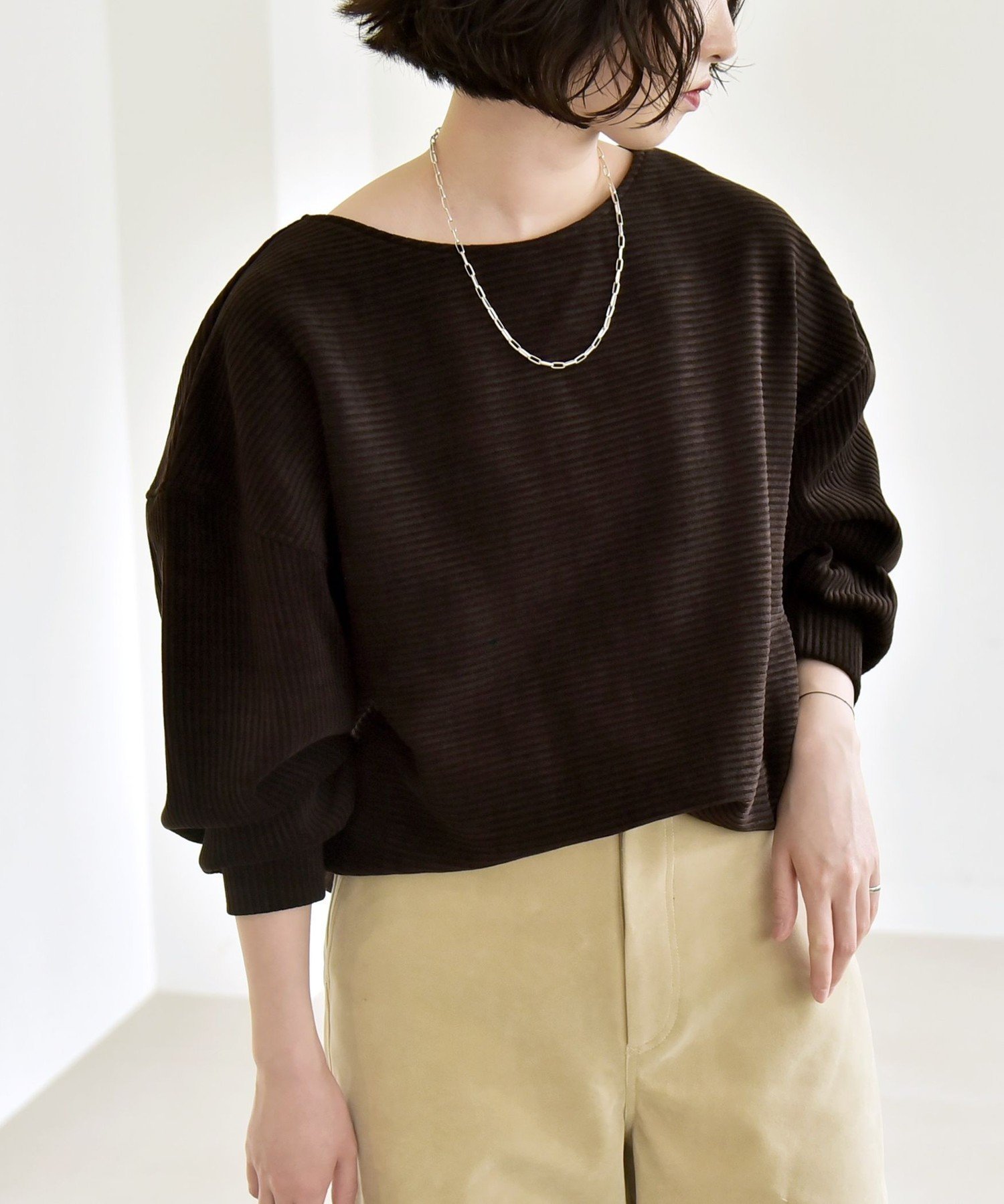 【シップス フォー ウィメン/SHIPS】のquaranciel 洗濯機可能 ポリエステル ベロア リブ コクーン コンパクト プルオーバー インテリア・キッズ・メンズ・レディースファッション・服の通販 founy(ファニー) ファッション Fashion レディースファッション Fashion for Women トップス・カットソー Cut & Sew Tops カジュアルプルオーバー・ニットトップス Pullovers & Knit Tops / Casual Pullovers ベロアトップス Velour Tops / Velvet-Look Items アクセサリー Fashion Accessories 洗える Machine Washable カットソー Cut and Sewn Top ギャザー Gathered, Ruffled コクーン Cocoon, Cocoon Silhouette コンパクト Compact, Small Size コーデュロイ Corduroy, Cord Fabric シンプル Simple, Minimal デニム Denim, Jeans Material ネックレス Necklace, Pendant Necklace ベロア Velour, Soft Velvet ボトム Bottoms, Lower Wear リラックス Relax, Relaxed Fit ルーズ Loose, Oversized 冬 Winter / This Winter おすすめ Recommended / Our Picks 2025年 2025 2025-2026秋冬・A/W Autumn/Winter 2025–26 AW25–26 ブラウン|ID: prp329100004807373 ipo3291000000034885004