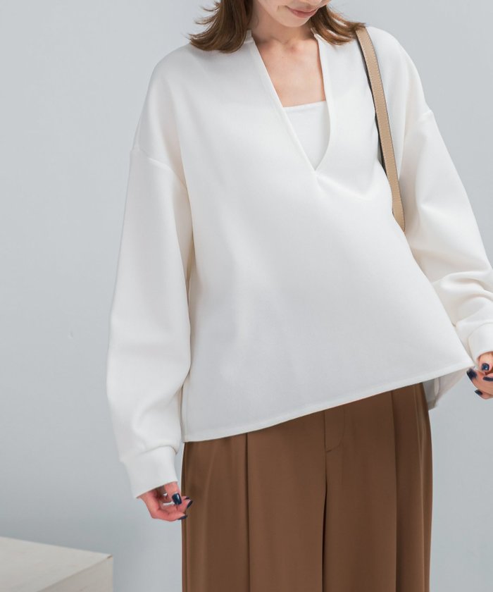 【アーバンリサーチ ロッソ/URBAN RESEARCH ROSSO】のVネックジョーゼットプルオーバー インテリア・キッズ・メンズ・レディースファッション・服の通販 founy(ファニー) https://founy.com/ ファッション Fashion レディースファッション Fashion for Women トップス・カットソー Cut & Sew Tops カジュアルプルオーバー・ニットトップス Pullovers & Knit Tops / Casual Pullovers Vネックトップス V-Neck Tops / V-Cut Neckline Shirts 2025年 2025 2025-2026秋冬・A/W Autumn/Winter 2025–26 AW25–26 冬 Winter / This Winter カットソー Cut and Sewn Top ジョーゼット Georgette, Semi-Sheer Fabric デコルテ Décolleté, Neckline ベーシック Basic, Essential エレガント 上品 Elegant ビジネス 仕事 通勤 Business / Work / Commuting A/W・秋冬 Autumn/Winter |ID: prp329100004807380 ipo3291000000034885104