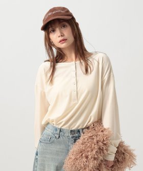 【ベイフロー/BAYFLOW】の前後で着られる 2WAYベロアプルオーバー 人気、トレンドファッション・服の通販 founy(ファニー) ファッション Fashion レディースファッション Fashion for Women トップス・カットソー Cut & Sew Tops カジュアルプルオーバー・ニットトップス Pullovers & Knit Tops / Casual Pullovers ベロアトップス Velour Tops / Velvet-Look Items おすすめ Recommended / Our Picks インナー Innerwear シンプル Simple, Minimal ストレッチ Stretch, Stretchy Fabric スラックス Slacks, Dress Pants デニム Denim, Jeans Material トレンド Trend, Trending Now ベロア Velour, Soft Velvet |ID:prp329100004807875