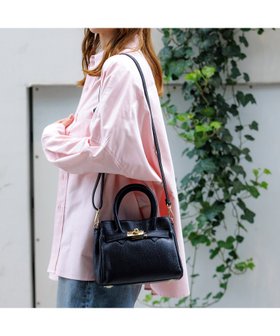 【ルージュヴィフラクレ/Rouge vif la cle】の【AULENTTI/オウレンティ】2WAY レザーミニバッグ / ベルト付きレザ 人気、トレンドファッション・服の通販 founy(ファニー) ファッション Fashion レディースファッション Fashion for Women ベルト&ウエストマーク Belts & Waist Accessories イタリア Italy シンプル Simple, Minimal 財布 Wallet, Purse タオル Towel, Bath Towel トレンド Trend, Trending Now ポケット Pocket, Pocket Detail ラップ Wrap, Wrap Design エレガント 上品 Elegant 2025年 2025 2025春夏・S/S Spring/Summer 2025 SS25 |ID:prp329100004807903