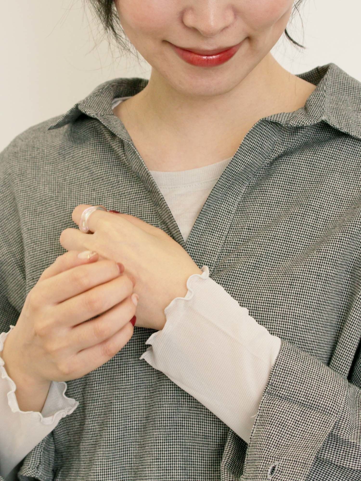 【サマンサモスモス/Samansa Mos2】の袖シアー切替メローカットソー インテリア・キッズ・メンズ・レディースファッション・服の通販 founy(ファニー) 　ファッション　Fashion　レディースファッション　Fashion for Women　トップス・カットソー　Cut & Sew Tops　カットソー・ベーシックTシャツ　Cut-and-Sewn Tops / Stretch Tees & Basics　おすすめ　Recommended / Our Picks　カットソー　Cut and Sewn Top　シアー　Sheer, See-Through　スリーブ　Sleeve, Long Sleeve / Short Sleeve　切替　Switching, Contrast Panel　グレー|ID: prp329100004807923 ipo3291000000034889509