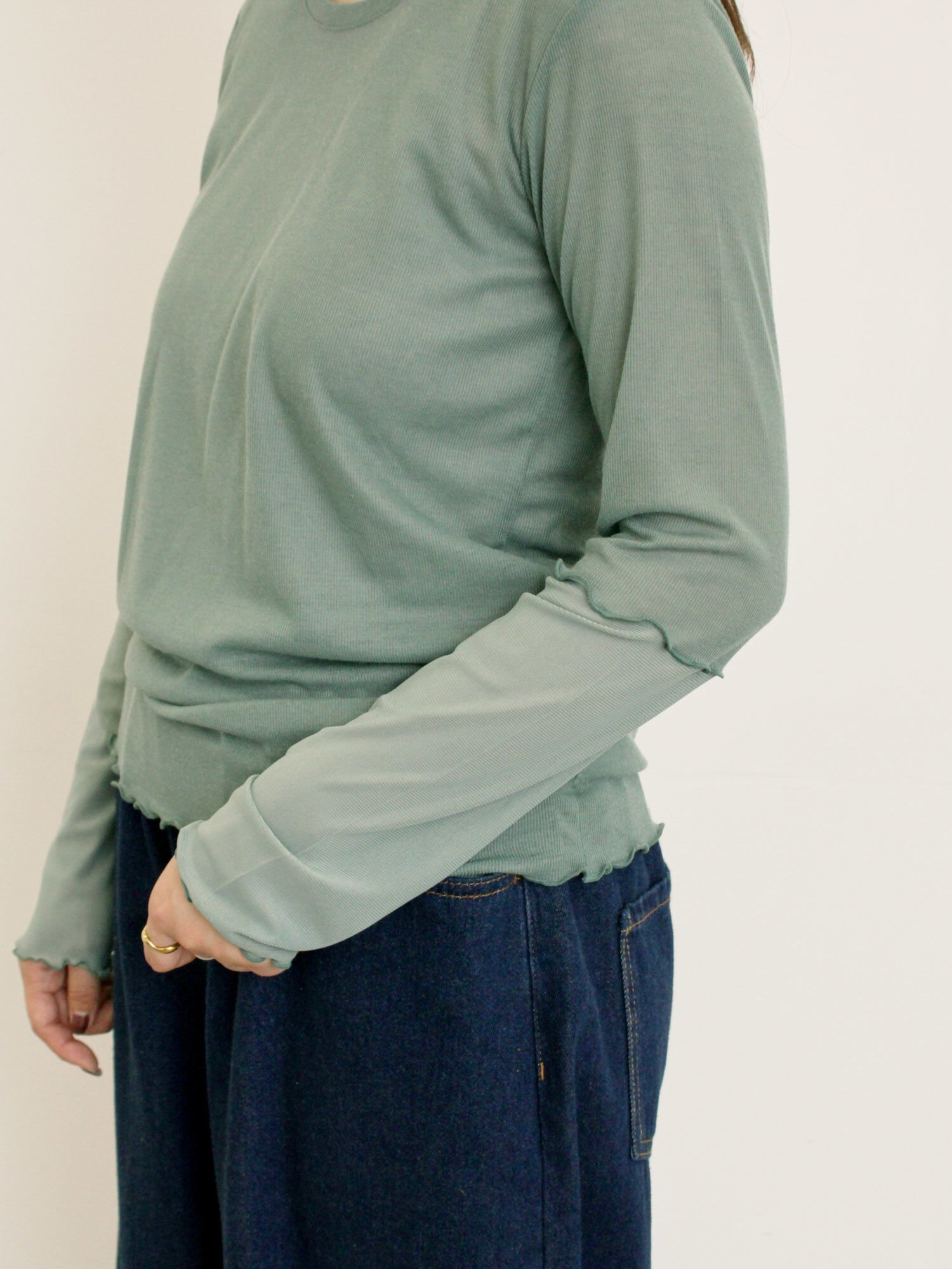 【サマンサモスモス/Samansa Mos2】の袖シアー切替メローカットソー インテリア・キッズ・メンズ・レディースファッション・服の通販 founy(ファニー) 　ファッション　Fashion　レディースファッション　Fashion for Women　トップス・カットソー　Cut & Sew Tops　カットソー・ベーシックTシャツ　Cut-and-Sewn Tops / Stretch Tees & Basics　おすすめ　Recommended / Our Picks　カットソー　Cut and Sewn Top　シアー　Sheer, See-Through　スリーブ　Sleeve, Long Sleeve / Short Sleeve　切替　Switching, Contrast Panel　グリーン|ID: prp329100004807923 ipo3291000000034889511