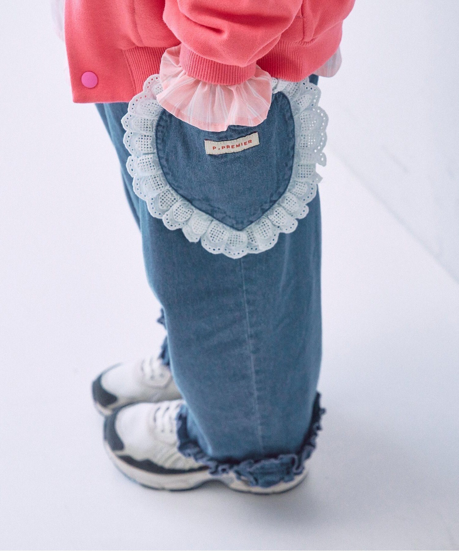 【エフオー オンラインストア/F.O.Online Store / KIDS】のハートポケットフリルパンツ リンク インテリア・キッズ・メンズ・レディースファッション・服の通販 founy(ファニー) 　ファッション　Fashion　キッズファッション　Fashion for Kids　ボトムス　Bottoms　春　Spring　ギンガム　Gingham, Gingham Fabric　今季　This Season, Current Season　切替　Switching, Contrast Panel　チェック　Check, Plaid, Tartan　デニム　Denim, Jeans Material　フリル　Frill, Ruffle　ブリーチ　Bleach, Washed Finish　ベビー　Baby, Babywear　ポケット　Pocket, Pocket Detail　ユーズド　Used, Vintage-Look　レース　Lace, Lace Fabric　おすすめ　Recommended / Our Picks　デニム|ID: prp329100004807943 ipo3291000000034889805