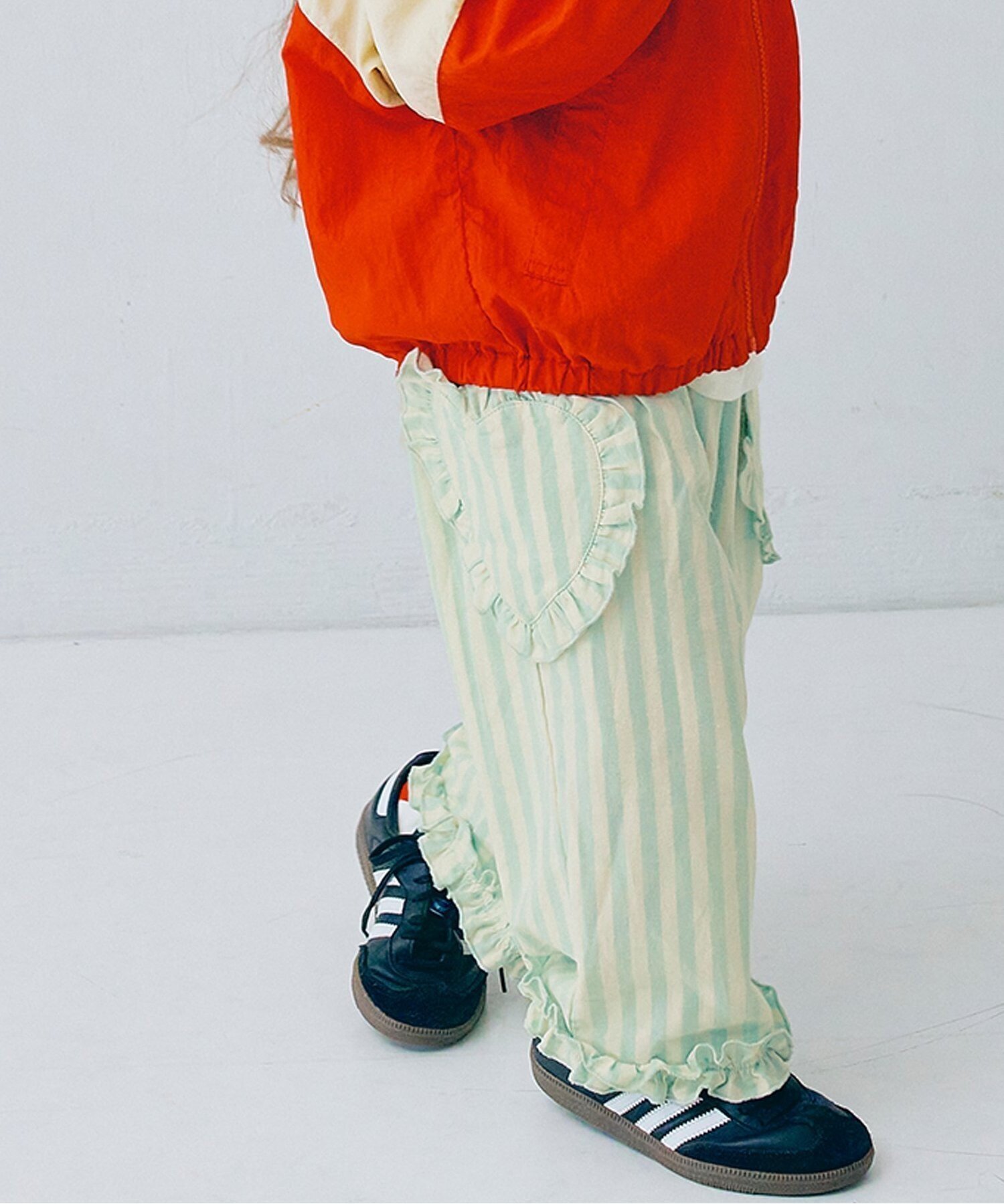 【エフオー オンラインストア/F.O.Online Store / KIDS】のハートポケットフリルパンツ リンク インテリア・キッズ・メンズ・レディースファッション・服の通販 founy(ファニー) 　ファッション　Fashion　キッズファッション　Fashion for Kids　ボトムス　Bottoms　春　Spring　ギンガム　Gingham, Gingham Fabric　今季　This Season, Current Season　切替　Switching, Contrast Panel　チェック　Check, Plaid, Tartan　デニム　Denim, Jeans Material　フリル　Frill, Ruffle　ブリーチ　Bleach, Washed Finish　ベビー　Baby, Babywear　ポケット　Pocket, Pocket Detail　ユーズド　Used, Vintage-Look　レース　Lace, Lace Fabric　おすすめ　Recommended / Our Picks　サックス|ID: prp329100004807943 ipo3291000000034889812