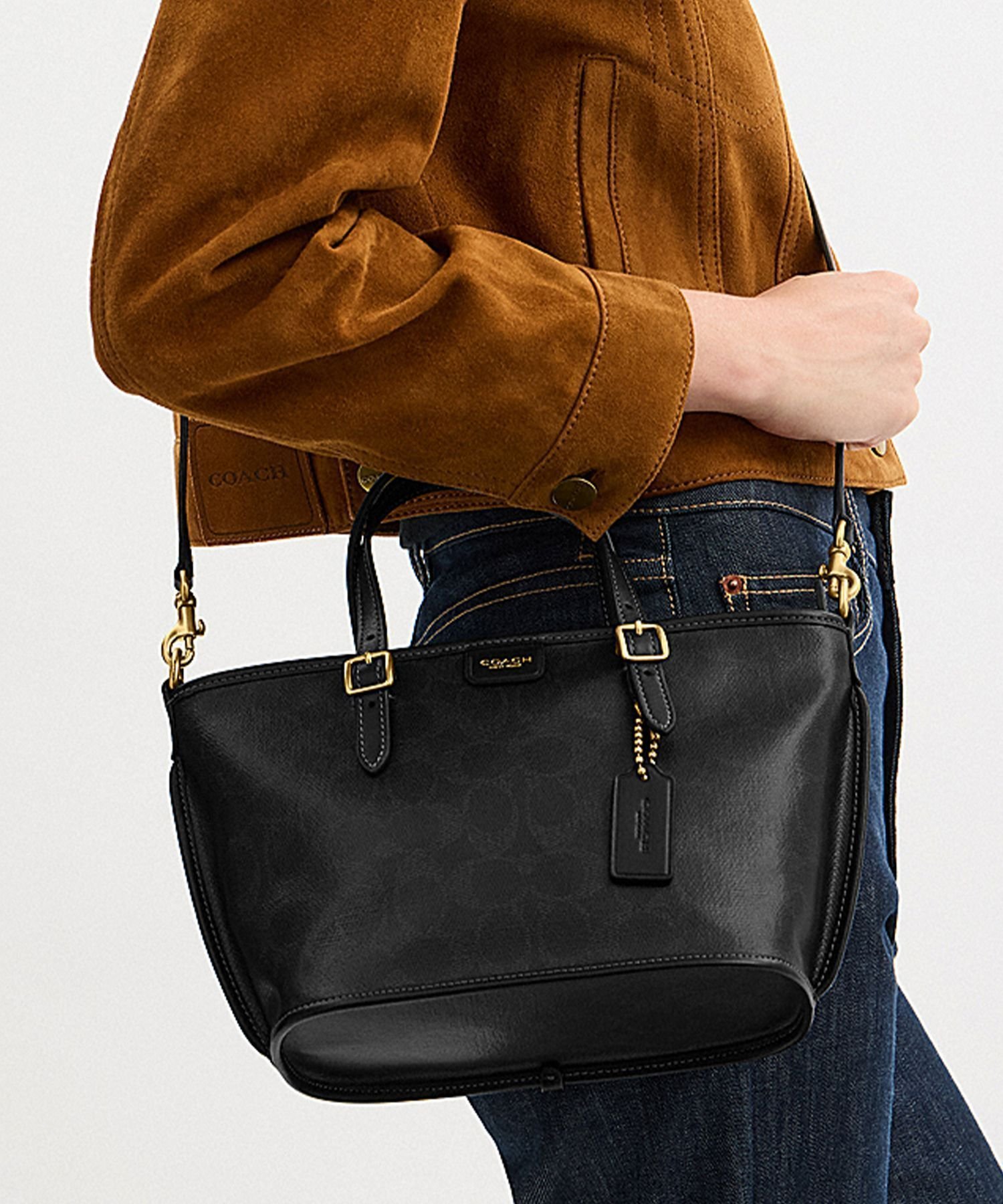 【コーチ/COACH】の【公式】タクシー トート バッグ 21・シグネチャー キャンバス インテリア・キッズ・メンズ・レディースファッション・服の通販 founy(ファニー) ファッション Fashion レディースファッション Fashion for Women バッグ Bags キャンバス Canvas, Canvas Fabric クラシック Classic, Timeless Style 軽量 Lightweight, Ultra Light スマート Smart, Elegant ニューヨーク New York, NYC Style ラップ Wrap, Wrap Design おすすめ Recommended / Our Picks iPhone アイフォーン iPhone ギフト プレゼント Gift / Present ビジネス 仕事 通勤 Business / Work / Commuting BLACK|ID: prp329100004807951 ipo3291000000034889959