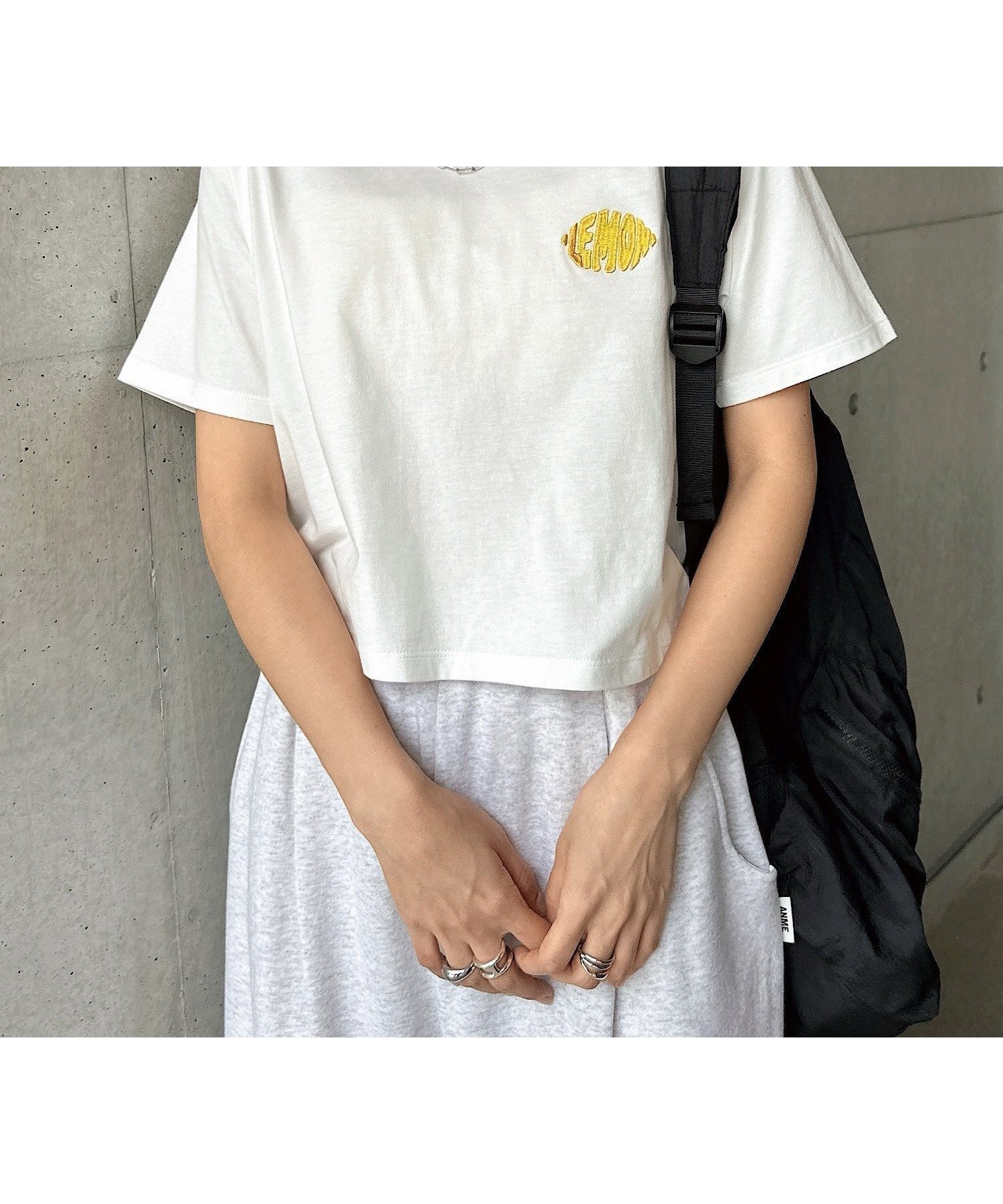 【アンドミー/andme】のフルーツ エンブロイダリー ロゴ刺繍 ショート丈 半袖 Tシャツ インテリア・キッズ・メンズ・レディースファッション・服の通販 founy(ファニー) ファッション Fashion レディースファッション Fashion for Women トップス・カットソー Cut & Sew Tops シャツ・ブラウス・オフィスカジュアル Elegant Blouses & Button-Ups ロングTシャツ・Tシャツ Longline T-Shirts & Tees エンブロイダリー Embroidery Design コンパクト Compact, Small Size サロペット Overalls, Salopette ショート Short, Short Length バランス Balance, Style Balance ボトム Bottoms, Lower Wear 半袖 Short Sleeve, Half Sleeve ワンポイント One Point, Statement Accent おすすめ Recommended / Our Picks オフホワイト×レモン|ID: prp329100004807964 ipo3291000000034890118