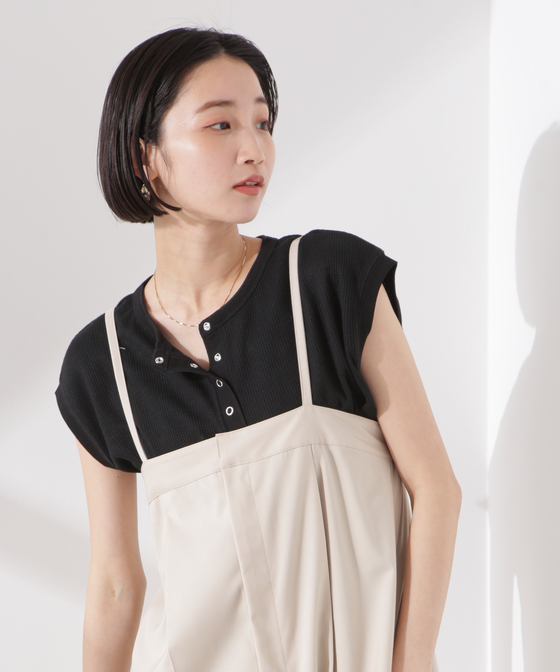 【ナノ ユニバース/nano universe】のワッフルヘンリーノースリーブトップス インテリア・キッズ・メンズ・レディースファッション・服の通販 founy(ファニー) 　ファッション　Fashion　レディースファッション　Fashion for Women　トップス・カットソー　Cut & Sew Tops　キャミソール&ノースリーブ　Camisoles & Sleeveless Tops　インナー　Innerwear　春　Spring　ジャケット　Jacket, Outerwear　ノースリーブ　Sleeveless, No-Sleeve　羽織　Haori, Light Jacket　リラックス　Relax, Relaxed Fit　ワッフル　Waffle, Waffle Knit　S/S・春夏　SS, Spring/Summer, Warm Season　おすすめ　Recommended / Our Picks　夏　Summer　2025年　2025　2025春夏・S/S　Spring/Summer 2025 SS25　ブラック|ID: prp329100004807985 ipo3291000000034890300