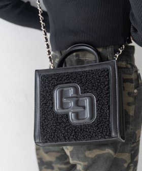 【エルガス/ELGAES】の【WEB限定商品】GYDA(ジェイダ)2WAYスクエアミニバッグ ボア GY-B335 人気、トレンドファッション・服の通販 founy(ファニー) ファッション Fashion レディースファッション Fashion for Women ショルダー Shoulder, Shoulder Strap シンプル Simple, Minimal スクエア Square, Square Shape スタイリッシュ Stylish, Fashionable チェーン Chain, Chain Strap 人気 Popular, Best Seller パイピング Piping, Trim Design フェイクレザー Faux Leather, PU Leather プリント Print, Printed Pattern ポケット Pocket, Pocket Detail メタル Metal, Metal Parts おすすめ Recommended / Our Picks |ID:prp329100004807990