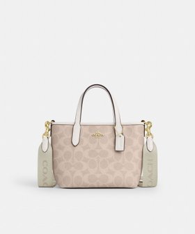 【コーチ/COACH】の【公式】シティ ミニ トート バッグ・シグネチャー キャンバス 人気、トレンドファッション・服の通販 founy(ファニー) ファッション Fashion レディースファッション Fashion for Women バッグ Bags iPhone アイフォーン iPhone キャンバス Canvas, Canvas Fabric シューズ Shoes, Footwear ポケット Pocket, Pocket Detail ラップ Wrap, Wrap Design 財布 Wallet, Purse |ID:prp329100004808004