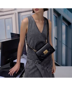 【チャールズ アンド キース/CHARLES & KEITH】のAlva アルヴァ キルトチェーンストラップトップハンドルバッグ 人気、トレンドファッション・服の通販 founy(ファニー) ファッション Fashion レディースファッション Fashion for Women バッグ Bags キルティング Quilted, Quilting クラシカル Classical, Vintage-Inspired セレモニー Ceremony ポケット Pocket, Pocket Detail リュクス Luxury, Elegant, High-End, Chic エレガント 上品 Elegant |ID:prp329100004808027