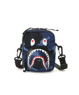 【ア ベイシング エイプ/A BATHING APE】のCOLOR CAMO SHARK MINI BAG M 人気、トレンドファッション・服の通販 founy(ファニー) ファッション Fashion レディースファッション Fashion for Women プリント Print, Printed Pattern モチーフ Motif, Design Theme ラップ Wrap, Wrap Design ラバー Rubber, Rubber Sole |ID:prp329100004808043