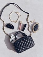 【ファーファー/FURFUR】の【オフィシャルサイト限定カラー】キルティングフォンホルダー 人気、トレンドファッション・服の通販 founy(ファニー) ファッション Fashion レディースファッション Fashion for Women キルティング Quilted, Quilting スマート Smart, Elegant プレート Plate, Dish ポケット Pocket, Pocket Detail リップ Lip, Lip Motif 財布 Wallet, Purse thumbnail BLK[009]|ID: prp329100004808046 ipo3291000000034890777