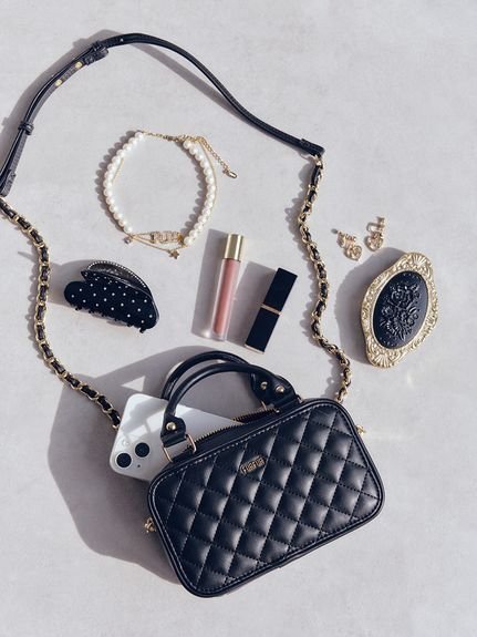 【ファーファー/FURFUR】の【オフィシャルサイト限定カラー】キルティングフォンホルダー インテリア・キッズ・メンズ・レディースファッション・服の通販 founy(ファニー) 　ファッション　Fashion　レディースファッション　Fashion for Women　キルティング　Quilted, Quilting　スマート　Smart, Elegant　プレート　Plate, Dish　ポケット　Pocket, Pocket Detail　リップ　Lip, Lip Motif　財布　Wallet, Purse　BLK[009]|ID: prp329100004808046 ipo3291000000034890777