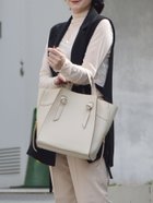 【イストワール/Histoire】のHistoire-U/ TVドラマ着用 Lier【リエール】ジッパートートバッグ/ショルダー付き 人気、トレンドファッション・服の通販 founy(ファニー) ファッション Fashion レディースファッション Fashion for Women バッグ Bags コンパクト Compact, Small Size 軽量 Lightweight, Ultra Light ショルダー Shoulder, Shoulder Strap シンプル Simple, Minimal スカーフ Scarf, Neckwear スタイリッシュ Stylish, Fashionable スペシャル Special, Limited Edition タンブラー Tumbler, Travel Mug チャーム Charm, Pendant フェイクレザー Faux Leather, PU Leather フォルム Silhouette, Form ポーチ Pouch, Small Case 楽ちん Easy Fit, Comfortable おすすめ Recommended / Our Picks 夏 Summer ビジネス 仕事 通勤 Business / Work / Commuting thumbnail IV|ID: prp329100004808081 ipo3291000000034891043