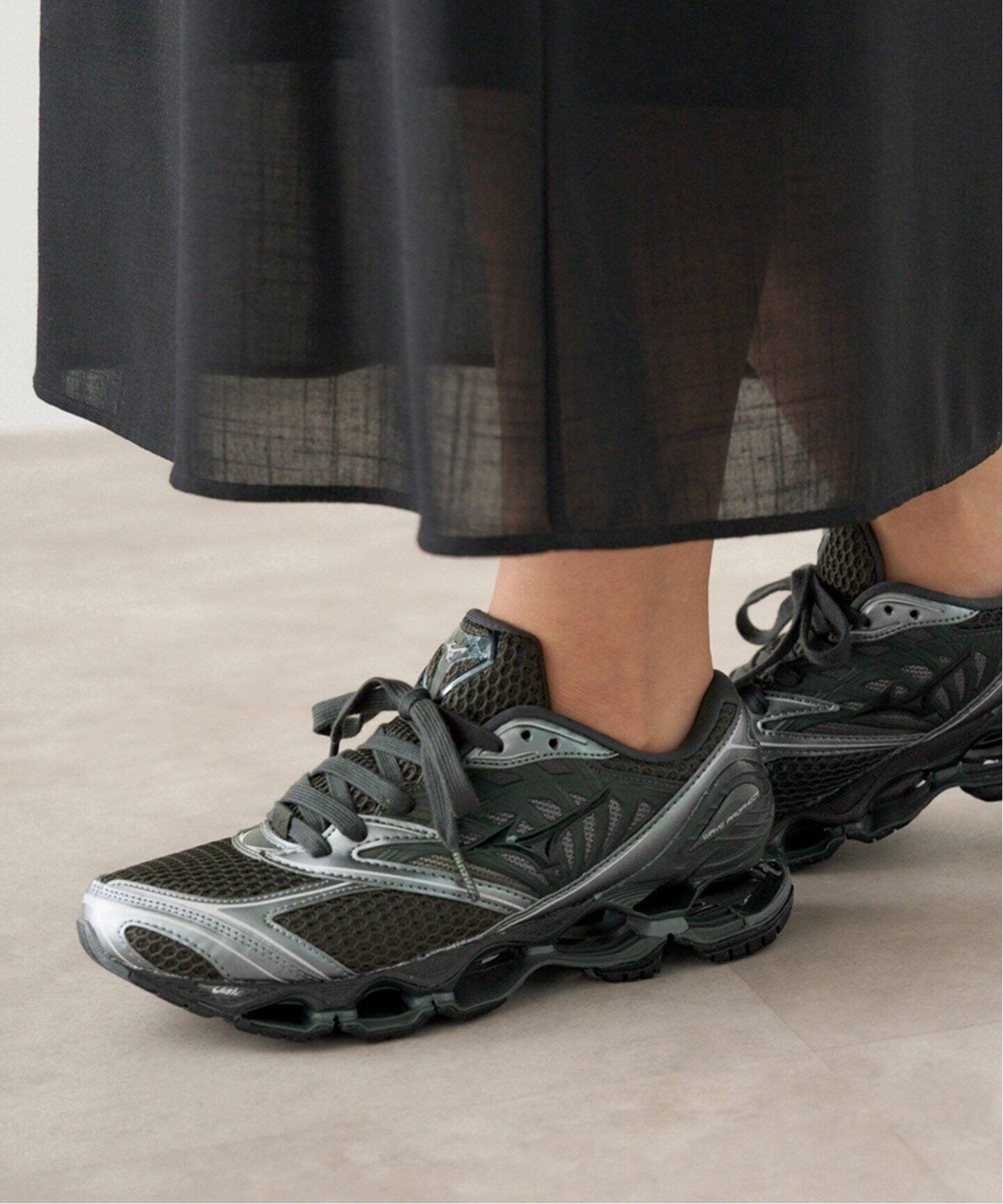 【イエナ/IENA】のMIZUNO/ミズノ Wave Prophecy LS スニーカー D1GA2511 インテリア・キッズ・メンズ・レディースファッション・服の通販 founy(ファニー) 　ファッション　Fashion　レディースファッション　Fashion for Women　コレクション　Collection, Seasonal Line　軽量　Lightweight, Ultra Light　シルバー　Silver, Metallic Silver　スニーカー　Sneakers, Trainers　スポーツ　Sports, Activewear　トレンド　Trend, Trending Now　人気　Popular, Best Seller　プレミアム　Premium, High-End　メッシュ　Mesh, Net Fabric　ワイド　Wide, Wide Fit　グレー|ID: prp329100004808125 ipo3291000000034891572