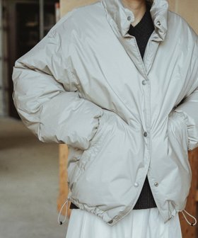 【フリークスストア/FREAK'S STORE】の別注 オーロラテックス リサイクル ダウンジャケット / ショートダウン 25AW 人気、トレンドファッション・服の通販 founy(ファニー) ファッション Fashion レディースファッション Fashion for Women アウター Coat / Outerwear Collection レディースジャケット・軽アウター Jackets ショート Short, Short Length シンプル Simple, Minimal ジャケット Jacket, Outerwear スタンド Stand Collar, Upright Stand スニーカー Sneakers, Trainers スペシャル Special, Limited Edition スラックス Slacks, Dress Pants ダウン Down, Puffer デニム Denim, Jeans Material ドローコード Drawcord, Drawstring Cord 定番 Standard, Basic Item 別注 Limited Edition, Custom Order ワイド Wide, Wide Fit A/W・秋冬 Autumn/Winter 冬 Winter / This Winter おすすめ Recommended / Our Picks 2025年 2025 2025-2026秋冬・A/W Autumn/Winter 2025–26 AW25–26 |ID:prp329100004808294