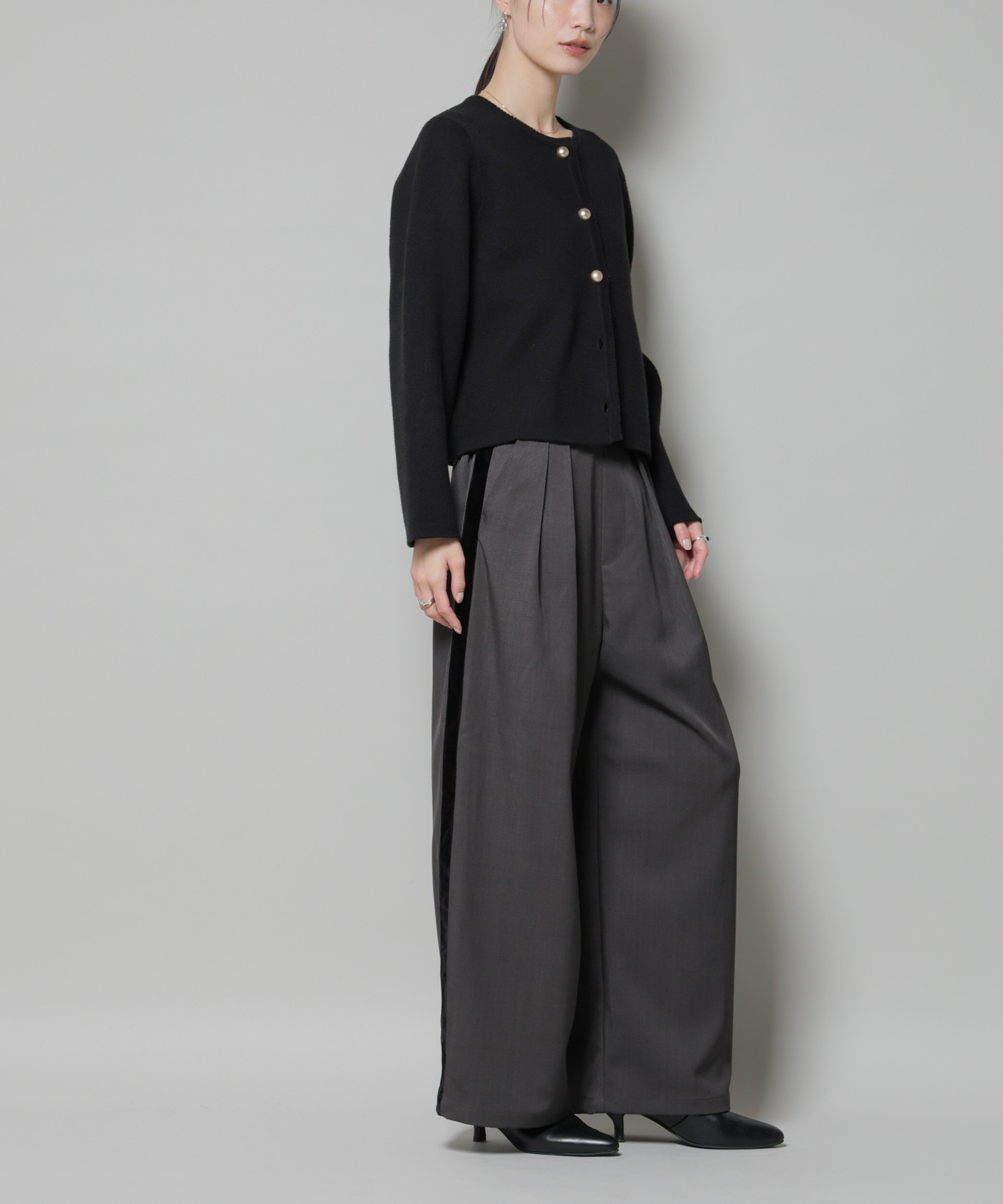 【ナノ ユニバース/nano universe】のベルベッドサイドラインパンツ インテリア・キッズ・メンズ・レディースファッション・服の通販 founy(ファニー) ファッション Fashion レディースファッション Fashion for Women パンツ Pants & Trousers セットアップ Set-Up, Coordinated Outfit トレンド Trend, Trending Now ベルベット Velvet, Velvety ベーシック Basic, Essential マニッシュ Mannish, Boyish ルーズ Loose, Oversized ワイド Wide, Wide Fit アウトレット Outlet / Clearance おすすめ Recommended / Our Picks 2025年 2025 2025-2026秋冬・A/W Autumn/Winter 2025–26 AW25–26 チャコール3|ID: prp329100004808316 ipo3291000000034893154