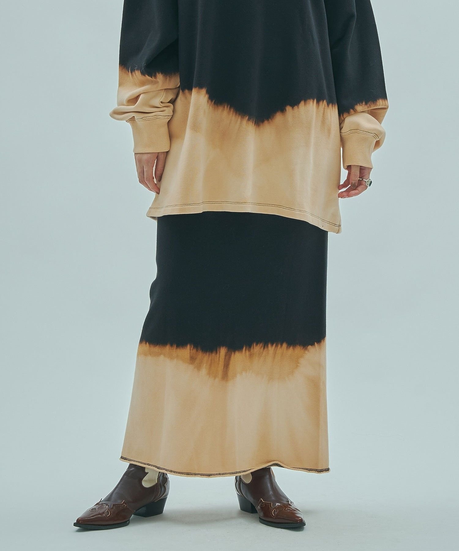 【ローズバッド/ROSE BUD】のBLEACH SWEAT SKIRT インテリア・キッズ・メンズ・レディースファッション・服の通販 founy(ファニー) 　ファッション　Fashion　レディースファッション　Fashion for Women　スカート　Skirts　スウェット / スエット　Sweatshirt, Sweatwear　ストレート　Straight, Straight Cut　スリット　Slit, Slit Detail　ブリーチ　Bleach, Washed Finish　マキシ　Maxi, Full Length　ロング　Long, Long-Length　再入荷　Restock / Back in Stock　おすすめ　Recommended / Our Picks　BLACK|ID: prp329100004808412 ipo3291000000034894103