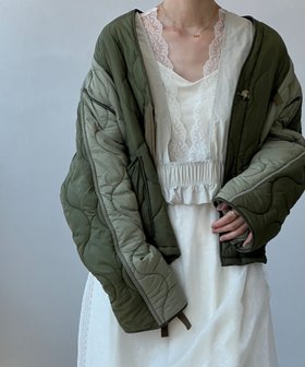 【チュクラ/chuclla】のミリタリー ライナーデザインジャケット chw22a140 人気、トレンドファッション・服の通販 founy(ファニー) ファッション Fashion レディースファッション Fashion for Women アウター Coat / Outerwear Collection レディースジャケット・軽アウター Jackets ヴィンテージ Vintage Style キルティング Quilted, Quilting ショルダー Shoulder, Shoulder Strap ショート Short, Short Length ジャケット Jacket, Outerwear ドロップ Drop Shoulder, Dropped Style バランス Balance, Style Balance フロント Front, Front Design ブラウジング Blouson Silhouette, Cinched Waist ミリタリー Military, Army Style ライナー Liner, Inner Layer リメイク Remake, Reconstructed ワイド Wide, Wide Fit |ID:prp329100004808415