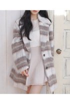 【リエンダ/rienda】のシングルシャギーテーラードジャケットコート 人気、トレンドファッション・服の通販 founy(ファニー) ファッション Fashion レディースファッション Fashion for Women アウター Coat / Outerwear Collection コート・ロングコート・ピーコート Long Coats, Peacoats & More レディースジャケット・軽アウター Jackets テーラードジャケット / 通勤・きれいめスタイル Tailored Jackets & Blazers インナー Innerwear コンパクト Compact, Small Size 今季 This Season, Current Season シンプル Simple, Minimal チェック Check, Plaid, Tartan デニム Denim, Jeans Material トレンド Trend, Trending Now バランス Balance, Style Balance 無地 Plain, Solid Color 再入荷 Restock / Back in Stock エレガント 上品 Elegant thumbnail Multi_1|ID: prp329100004808420 ipo3291000000034894197