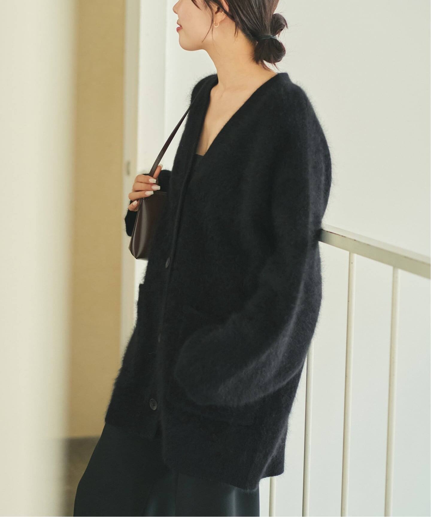 【プラージュ/Plage】のFur Midi カーディガン インテリア・キッズ・メンズ・レディースファッション・服の通販 founy(ファニー) 　ファッション　Fashion　レディースファッション　Fashion for Women　トップス・カットソー　Cut & Sew Tops　カーディガン・羽織り　Layered Style Cardigans　カーディガン　Cardigan, Knitwear　シンプル　Simple, Minimal　冬　Winter / This Winter　ブラック|ID: prp329100004808462 ipo3291000000034894661