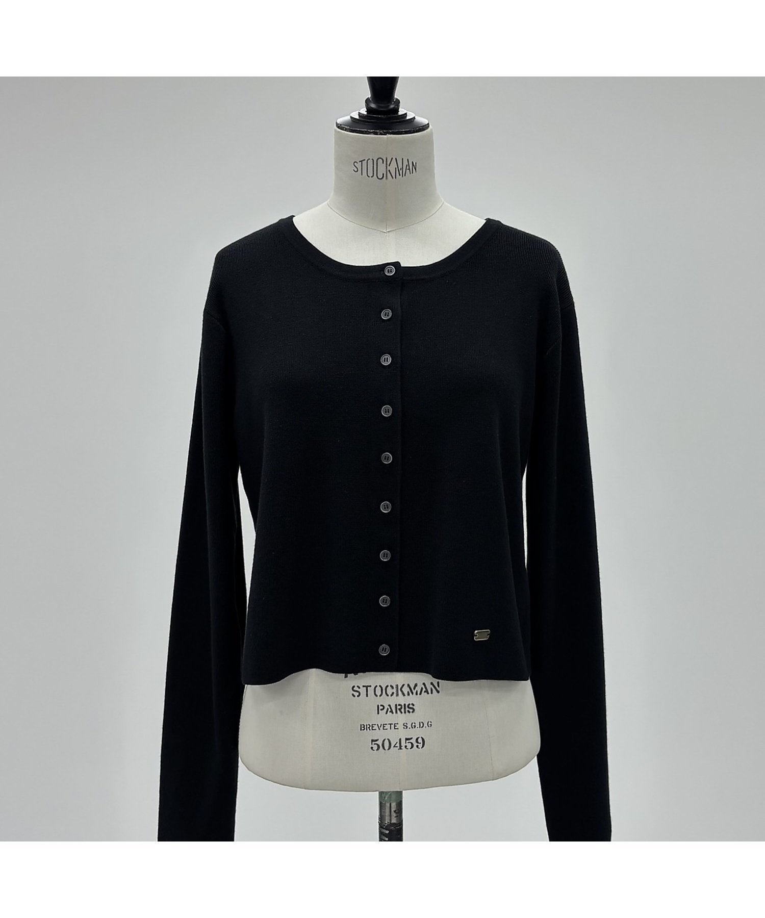 【アバハウスマヴィ/abahouse mavie】のショートカーディガン インテリア・キッズ・メンズ・レディースファッション・服の通販 founy(ファニー) 　ファッション　Fashion　レディースファッション　Fashion for Women　トップス・カットソー　Cut & Sew Tops　カーディガン・羽織り　Layered Style Cardigans　カーディガン　Cardigan, Knitwear　コンパクト　Compact, Small Size　ショート　Short, Short Length　デニム　Denim, Jeans Material　トレンド　Trend, Trending Now　プレート　Plate, Dish　ボレロ　Bolero, Short Cardigan　メタル　Metal, Metal Parts　ワイド　Wide, Wide Fit　エレガント 上品　Elegant　冬　Winter / This Winter　ブラック|ID: prp329100004808902 ipo3291000000034900237