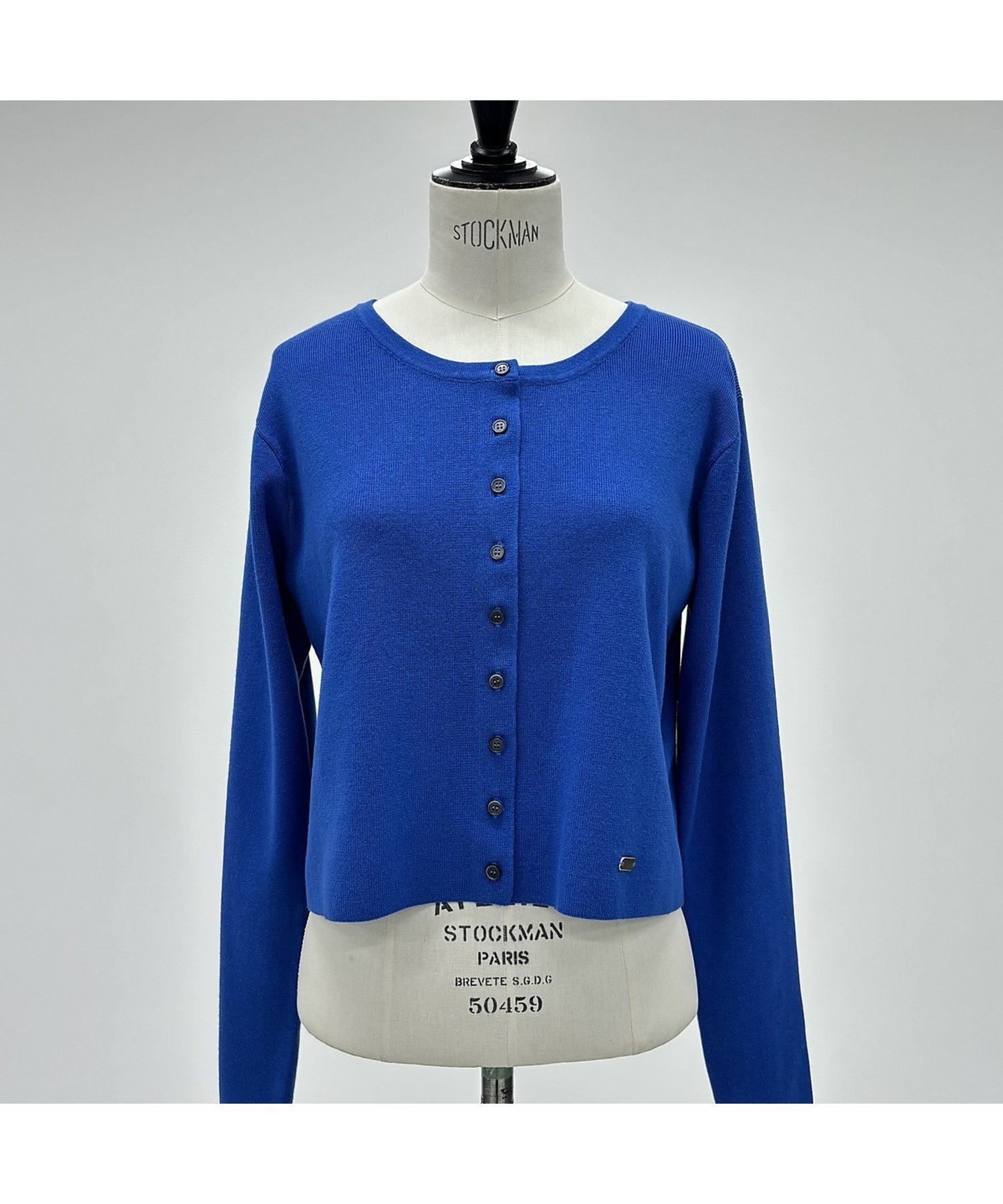 【アバハウスマヴィ/abahouse mavie】のショートカーディガン インテリア・キッズ・メンズ・レディースファッション・服の通販 founy(ファニー) 　ファッション　Fashion　レディースファッション　Fashion for Women　トップス・カットソー　Cut & Sew Tops　カーディガン・羽織り　Layered Style Cardigans　カーディガン　Cardigan, Knitwear　コンパクト　Compact, Small Size　ショート　Short, Short Length　デニム　Denim, Jeans Material　トレンド　Trend, Trending Now　プレート　Plate, Dish　ボレロ　Bolero, Short Cardigan　メタル　Metal, Metal Parts　ワイド　Wide, Wide Fit　エレガント 上品　Elegant　冬　Winter / This Winter　ブルー|ID: prp329100004808902 ipo3291000000034900238