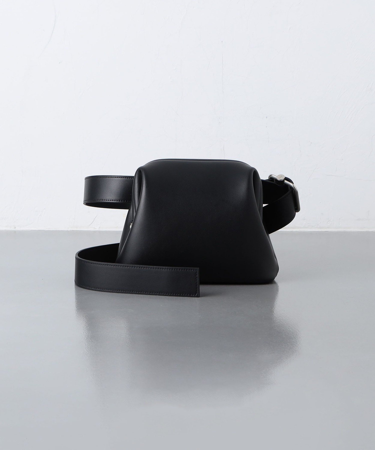 【ユナイテッドアローズ/UNITED ARROWS】のOSOI MINI BROT バッグ インテリア・キッズ・メンズ・レディースファッション・服の通販 founy(ファニー) 　ファッション　Fashion　レディースファッション　Fashion for Women　バッグ　Bags　シェイプ　Shape, Slim Fit　人気　Popular, Best Seller　フォルム　Silhouette, Form　BLACK|ID: prp329100004808932 ipo3291000000034900501