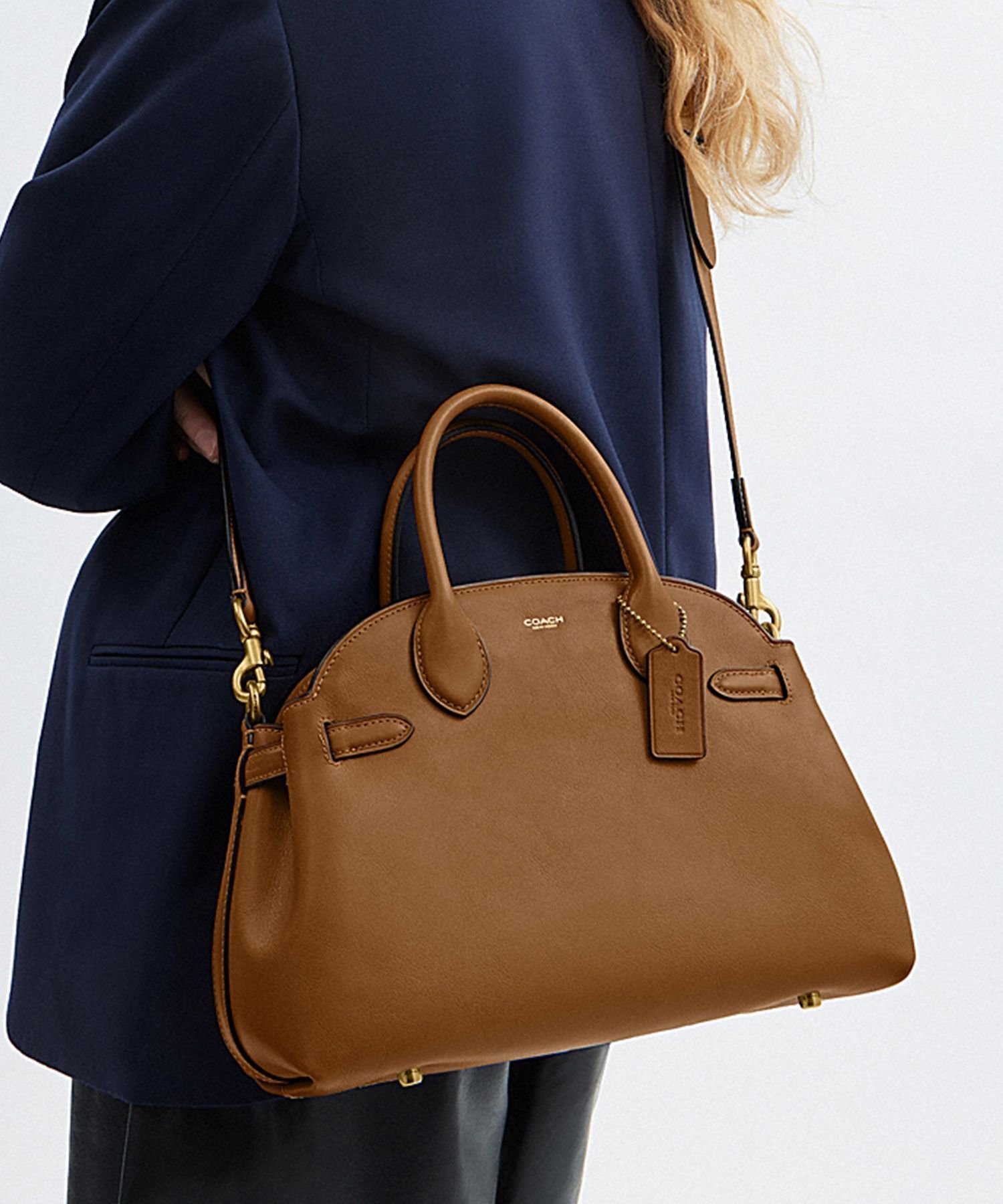 【コーチ/COACH】の【公式】ソフト エンパイア キャリーオール バッグ 28 人気、トレンドファッション・服の通販 founy(ファニー) 　ファッション　Fashion　レディースファッション　Fashion for Women　ヴィンテージ　Vintage Style　クラシック　Classic, Timeless Style　財布　Wallet, Purse　チェーン　Chain, Chain Strap　ニューヨーク　New York, NYC Style　ポケット　Pocket, Pocket Detail　ポーチ　Pouch, Small Case　ラップ　Wrap, Wrap Design　おすすめ　Recommended / Our Picks　ギフト プレゼント　Gift / Present　 other-1|ID: prp329100004808947 ipo3291000000034900669