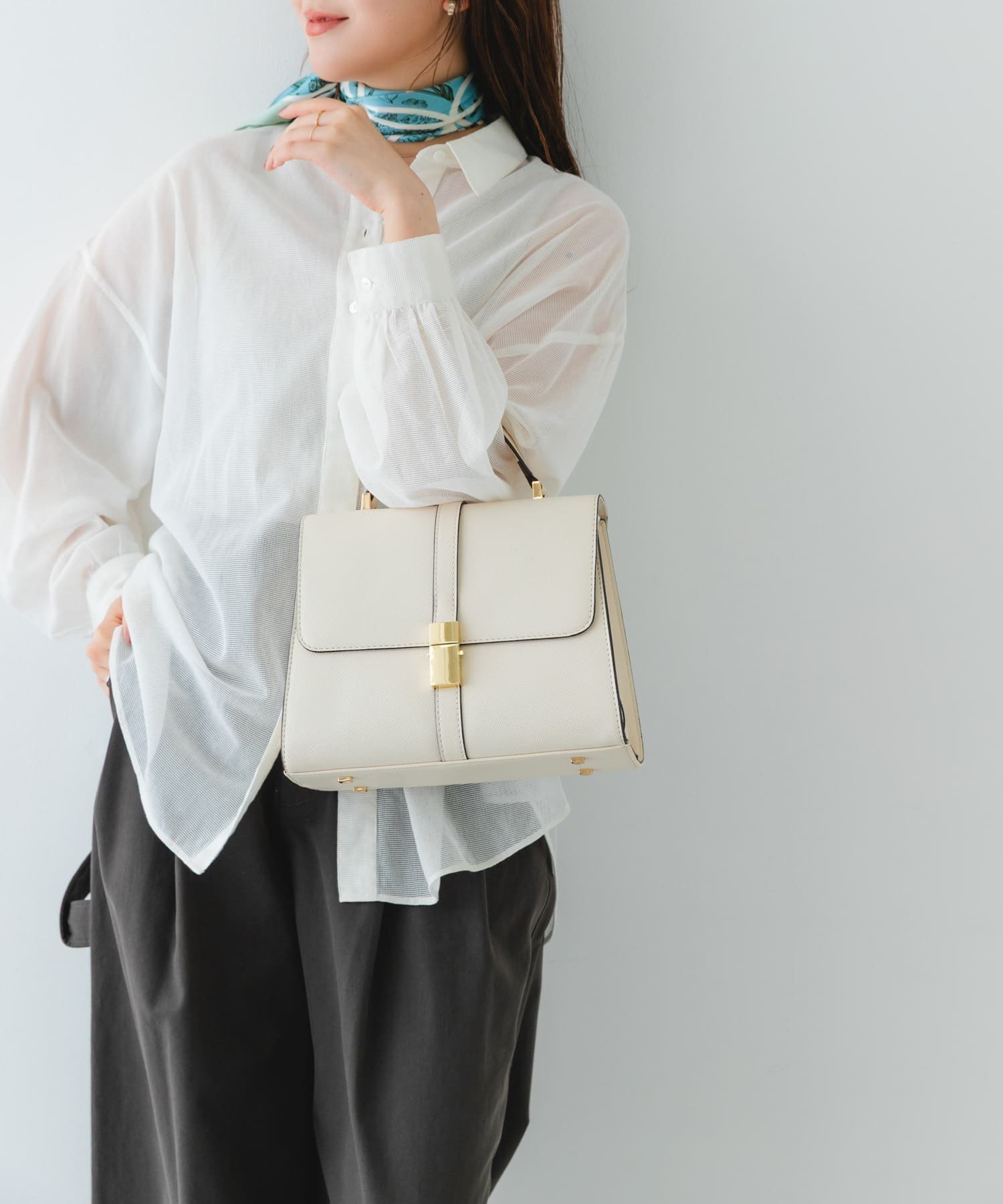 【ロデスコ/RODE SKO / URBAN RESEARCH】のサブバッグ付フラップハンドバッグ インテリア・キッズ・メンズ・レディースファッション・服の通販 founy(ファニー) 　ファッション　Fashion　レディースファッション　Fashion for Women　バッグ　Bags　オケージョン　Occasion Wear　コンパクト　Compact, Small Size　シューズ　Shoes, Footwear　スクエア　Square, Square Shape　スリッパ　Slippers, Room Shoes　フォーマル　Formal, Dressy　フラップ　Flap, Flap Pocket　ポケット　Pocket, Pocket Detail　A/W・秋冬　Autumn/Winter　冬　Winter / This Winter　おすすめ　Recommended / Our Picks　2024年　2024　エレガント 上品　Elegant　2024-2025秋冬・A/W　Autumn/Winter 2024–25 AW24–25　IVORY|ID: prp329100004808952 ipo3291000000034900724