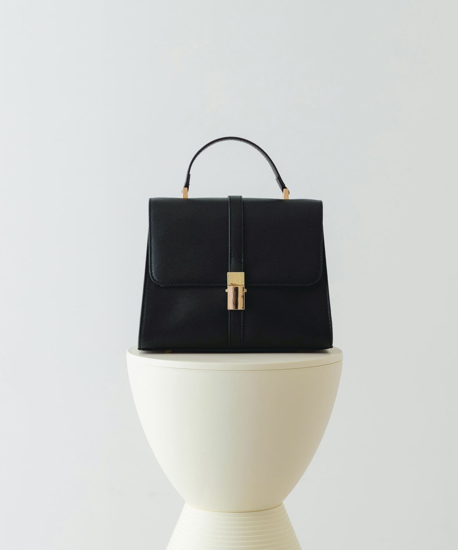 【ロデスコ/RODE SKO / URBAN RESEARCH】のサブバッグ付フラップハンドバッグ インテリア・キッズ・メンズ・レディースファッション・服の通販 founy(ファニー) 　ファッション　Fashion　レディースファッション　Fashion for Women　バッグ　Bags　オケージョン　Occasion Wear　コンパクト　Compact, Small Size　シューズ　Shoes, Footwear　スクエア　Square, Square Shape　スリッパ　Slippers, Room Shoes　フォーマル　Formal, Dressy　フラップ　Flap, Flap Pocket　ポケット　Pocket, Pocket Detail　A/W・秋冬　Autumn/Winter　冬　Winter / This Winter　おすすめ　Recommended / Our Picks　2024年　2024　エレガント 上品　Elegant　2024-2025秋冬・A/W　Autumn/Winter 2024–25 AW24–25　BLACK|ID: prp329100004808952 ipo3291000000034900726