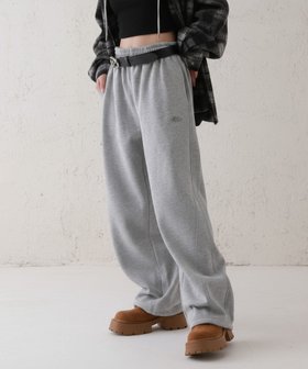 【レピピアルマリオ/repipi armario / KIDS】のルーズキモウスウェットパンツ 人気、トレンドファッション・服の通販 founy(ファニー) ファッション Fashion キッズファッション Fashion for Kids ボトムス Bottoms おすすめ Recommended / Our Picks ショート Short, Short Length スウェット / スエット Sweatshirt, Sweatwear スニーカー Sneakers, Trainers セットアップ Set-Up, Coordinated Outfit ドローコード Drawcord, Drawstring Cord パーカー Hoodie, Parka ヘアアクセ Hair Accessory, Hair Clip ルーズ Loose, Oversized 厚底 Platform Shoes |ID:prp329100004808962