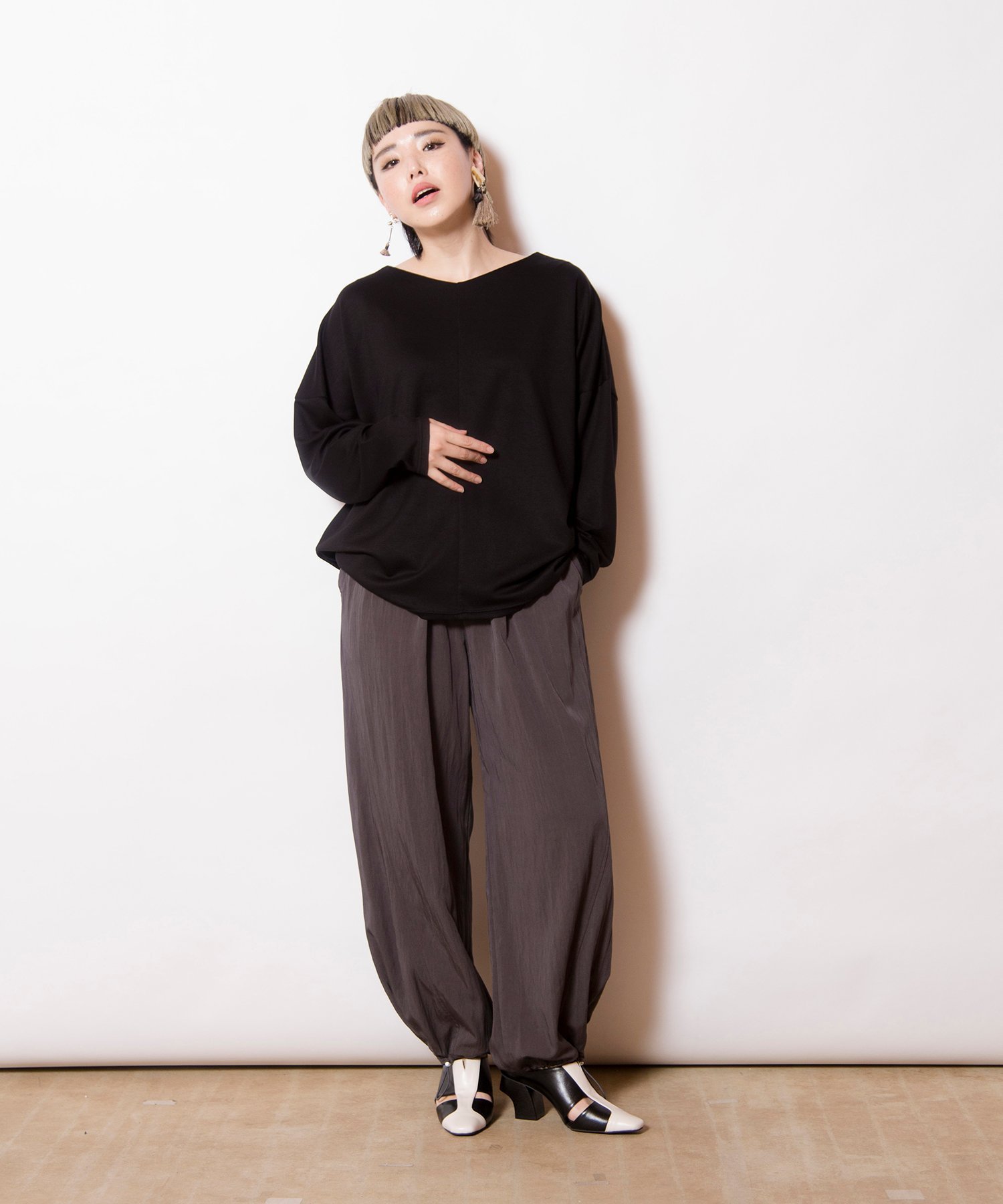 【オズモーシス/OSMOSIS】のバックサイドタックプルオーバー インテリア・キッズ・メンズ・レディースファッション・服の通販 founy(ファニー) ファッション Fashion レディースファッション Fashion for Women トップス・カットソー Cut & Sew Tops カジュアルプルオーバー・ニットトップス Pullovers & Knit Tops / Casual Pullovers バッグ Bags カットソー Cut and Sewn Top ベーシック Basic, Essential エレガント 上品 Elegant 夏 Summer S/S・春夏 SS, Spring/Summer, Warm Season BLACK|ID: prp329100004808991 ipo3291000000034901058