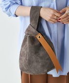 【ラシット/russet】のスエード巾着ハンドバッグ 人気、トレンドファッション・服の通販 founy(ファニー) ファッション Fashion レディースファッション Fashion for Women バッグ Bags イエロー Yellow 秋 Autumn 巾着 Drawstring Bag, Kinchaku チャーム Charm, Pendant デニム Denim, Jeans Material フォルム Silhouette, Form ポケット Pocket, Pocket Detail モダン Modern, Contemporary A/W・秋冬 Autumn/Winter 日本製 Made In Japan エレガント 上品 Elegant 2025年 2025 2025-2026秋冬・A/W Autumn/Winter 2025–26 AW25–26 thumbnail グレー|ID: prp329100004808998 ipo3291000000034901139