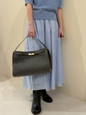 【ミラオーウェン/Mila Owen】 ワンハンドルソフトハンドバッグ人気、トレンドファッション・服の通販 founy(ファニー) ファッション Fashion レディースファッション Fashion for Women バッグ Bags スマート Smart, Elegant トレンド Trend, Trending Now 定番 Standard, Basic Item 人気 Popular, Best Seller ベーシック Basic, Essential ポケット Pocket, Pocket Detail マグネット Magnet, Magnetic Closure リュクス Luxury, Elegant, High-End, Chic エレガント 上品 Elegant |ID:prp329100004809028