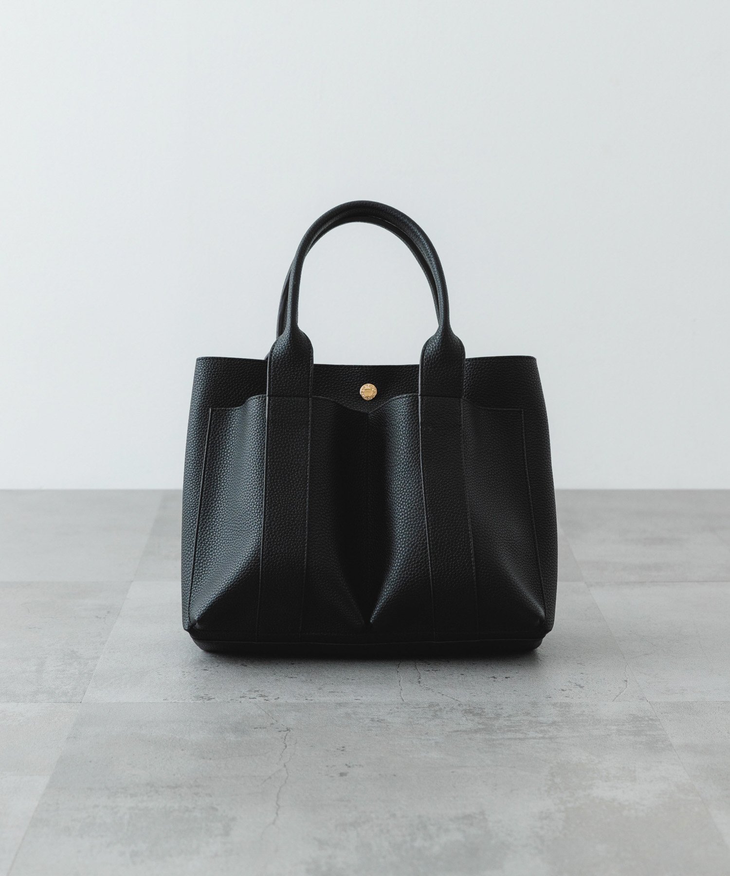 【ロデスコ/RODE SKO / URBAN RESEARCH】のダブルポケットトートバッグ インテリア・キッズ・メンズ・レディースファッション・服の通販 founy(ファニー) 　ファッション　Fashion　レディースファッション　Fashion for Women　バッグ　Bags　ダブル　Double, Double-Breasted　デニム　Denim, Jeans Material　定番　Standard, Basic Item　人気　Popular, Best Seller　フロント　Front, Front Design　ポケット　Pocket, Pocket Detail　ポーチ　Pouch, Small Case　S/S・春夏　SS, Spring/Summer, Warm Season　おすすめ　Recommended / Our Picks　夏　Summer　ビジネス 仕事 通勤　Business / Work / Commuting　2025年　2025　2025春夏・S/S　Spring/Summer 2025 SS25　BLACK|ID: prp329100004809056 ipo3291000000034901545