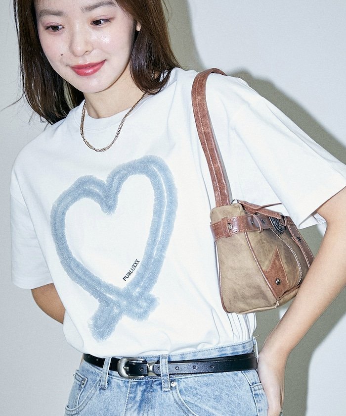 【フリークスストア/FREAK'S STORE】のチュール ハート ミニロゴ Tシャツ 限定展開 25SS 人気、トレンドファッション・服の通販 founy(ファニー) 　ファッション　Fashion　レディースファッション　Fashion for Women　トップス・カットソー　Cut & Sew Tops　シャツ・ブラウス・オフィスカジュアル　Elegant Blouses & Button-Ups　ロングTシャツ・Tシャツ　Longline T-Shirts & Tees　2025年　2025　2025春夏・S/S　Spring/Summer 2025 SS25　おすすめ　Recommended / Our Picks　インナー　Innerwear　シンプル　Simple, Minimal　チュール　Tulip, Tulip Motif　デニム　Denim, Jeans Material　トレンド　Trend, Trending Now　バレエ　Ballet, Ballet Style　プリント　Print, Printed Pattern　ボトム　Bottoms, Lower Wear　モチーフ　Motif, Design Theme　ルーズ　Loose, Oversized　夏　Summer　S/S・春夏　SS, Spring/Summer, Warm Season　 other-1|ID: prp329100004809108 ipo3291000000034901896