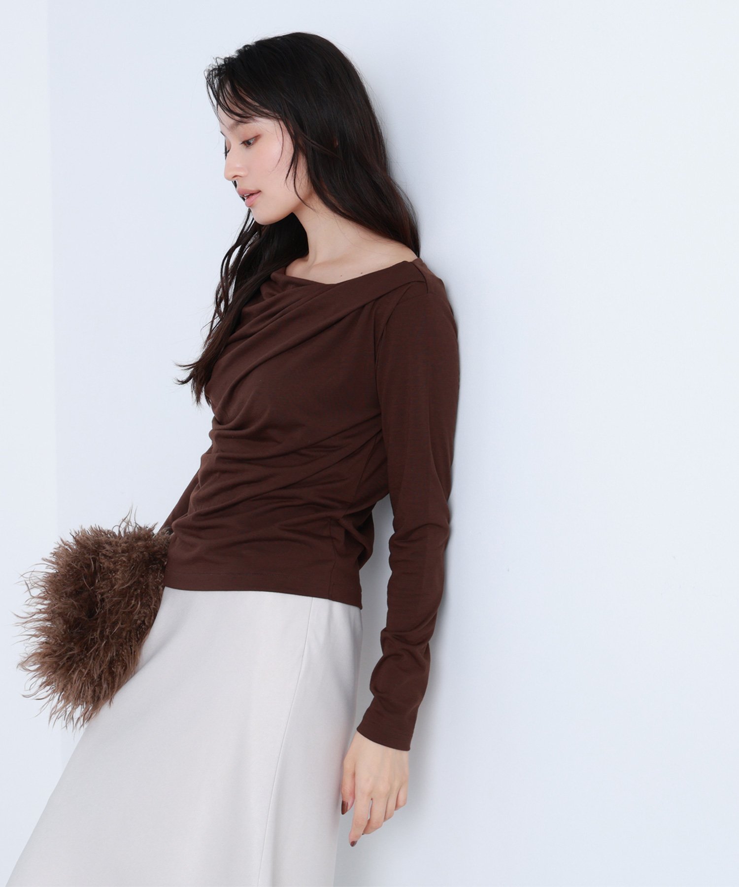 【ナチュラル ビューティー ベーシック/NATURAL BEAUTY BASIC】のドレープネックカットソー インテリア・キッズ・メンズ・レディースファッション・服の通販 founy(ファニー) 　ファッション　Fashion　レディースファッション　Fashion for Women　トップス・カットソー　Cut & Sew Tops　カットソー・ベーシックTシャツ　Cut-and-Sewn Tops / Stretch Tees & Basics　カットソー　Cut and Sewn Top　デコルテ　Décolleté, Neckline　秋　Autumn　ダークブラウン1|ID: prp329100004809133 ipo3291000000034902099