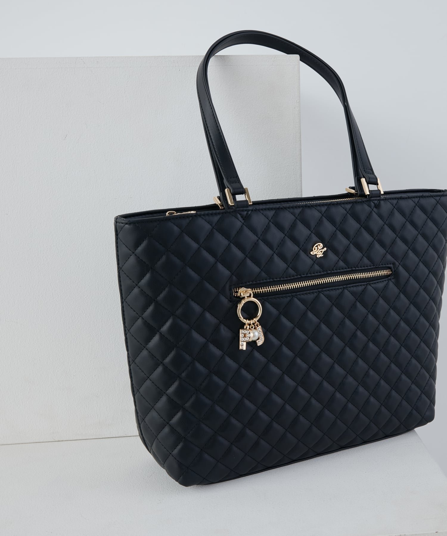 【エルガス/ELGAES】のトートバッグ A4対応 PJA-B1260 キルティング インテリア・キッズ・メンズ・レディースファッション・服の通販 founy(ファニー) ファッション Fashion レディースファッション Fashion for Women バッグ Bags アニマル Animal Print キルティング Quilted, Quilting コレクション Collection, Seasonal Line シンプル Simple, Minimal スタイリッシュ Stylish, Fashionable ストーン Stone, Gem-Like チャーム Charm, Pendant パターン Pattern, Design Print パール Pearl, Pearl Accent フラワー Flower, Floral ベーシック Basic, Essential ポケット Pocket, Pocket Detail モチーフ Motif, Design Theme エレガント 上品 Elegant ビジネス 仕事 通勤 Business / Work / Commuting ブラック|ID: prp329100004809157 ipo3291000000034902251