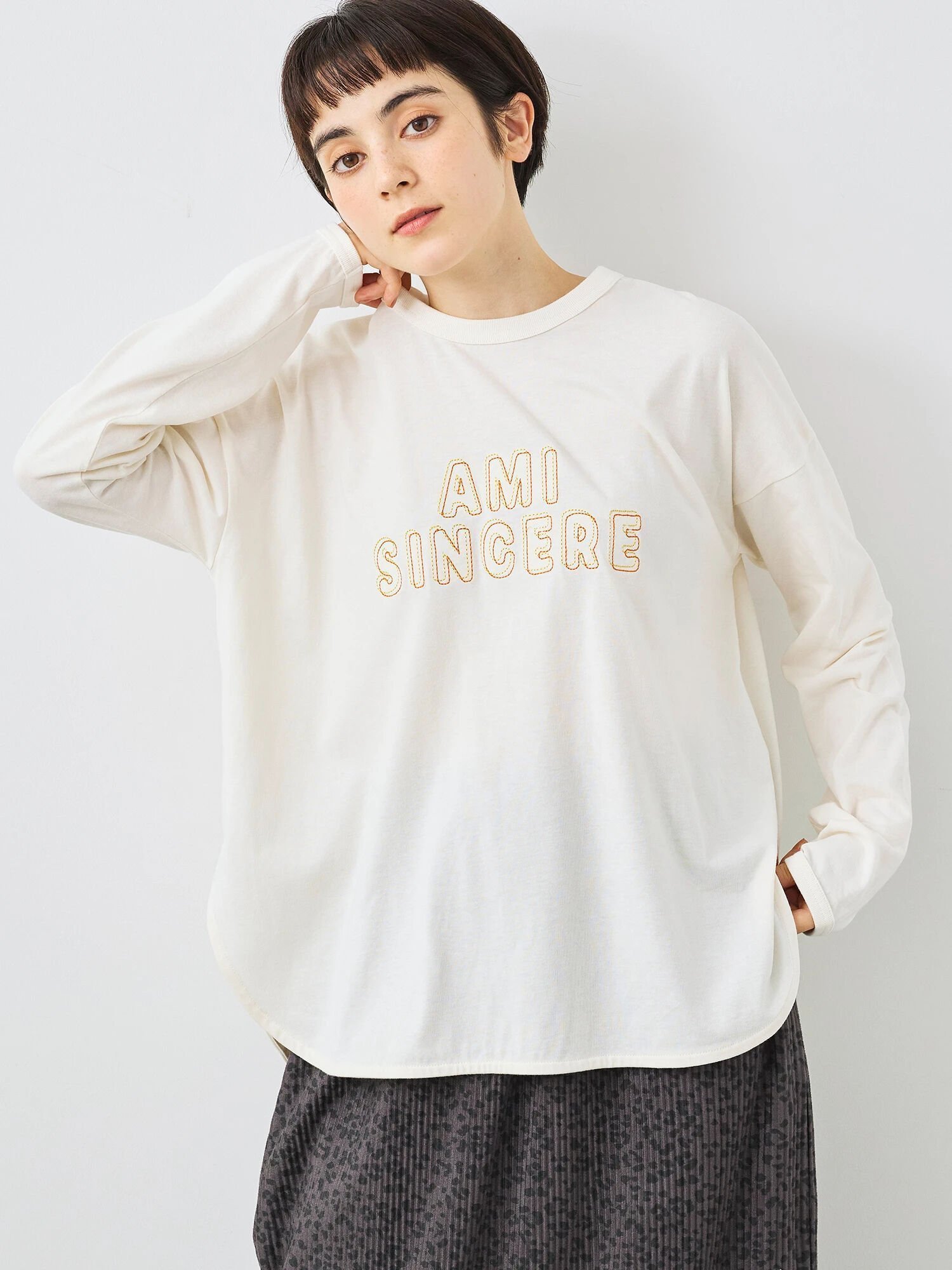【サマンサモスモス/Samansa Mos2】のアソートロゴロンT インテリア・キッズ・メンズ・レディースファッション・服の通販 founy(ファニー) 　ファッション　Fashion　レディースファッション　Fashion for Women　トップス・カットソー　Cut & Sew Tops　ロングTシャツ・Tシャツ　Longline T-Shirts & Tees　インナー　Innerwear　デニム　Denim, Jeans Material　フロント　Front, Front Design　リラックス　Relax, Relaxed Fit　ロング　Long, Long-Length　キナリ|ID: prp329100004809219 ipo3291000000034902638