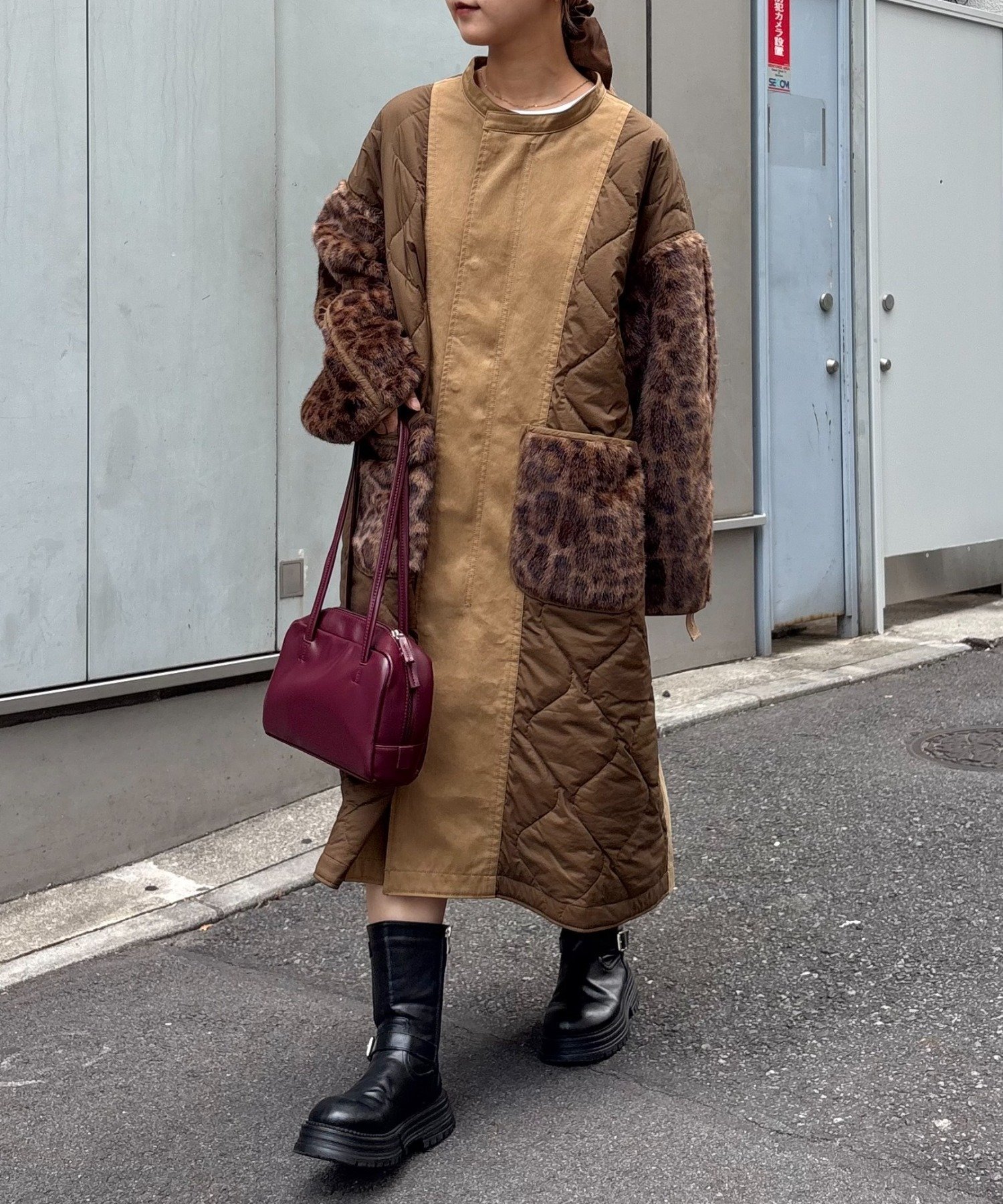 【チャオパニックティピー/CIAOPANIC TYPY】のetsintaファー切替ノーカラーキルティングコート インテリア・キッズ・メンズ・レディースファッション・服の通販 founy(ファニー) ファッション Fashion レディースファッション Fashion for Women アウター Coat / Outerwear Collection コート・ロングコート・ピーコート Long Coats, Peacoats & More アクセサリー Fashion Accessories インナー Innerwear キルティング Quilted, Quilting 切替 Switching, Contrast Panel シルバー Silver, Metallic Silver シンプル Simple, Minimal スニーカー Sneakers, Trainers スリーブ Sleeve, Long Sleeve / Short Sleeve タートルネック Turtleneck, High Neck デニム Denim, Jeans Material フロント Front, Front Design ポケット Pocket, Pocket Detail レオパード Leopard, Animal Print おすすめ Recommended / Our Picks エレガント 上品 Elegant ブラウン|ID: prp329100004809246 ipo3291000000034902832