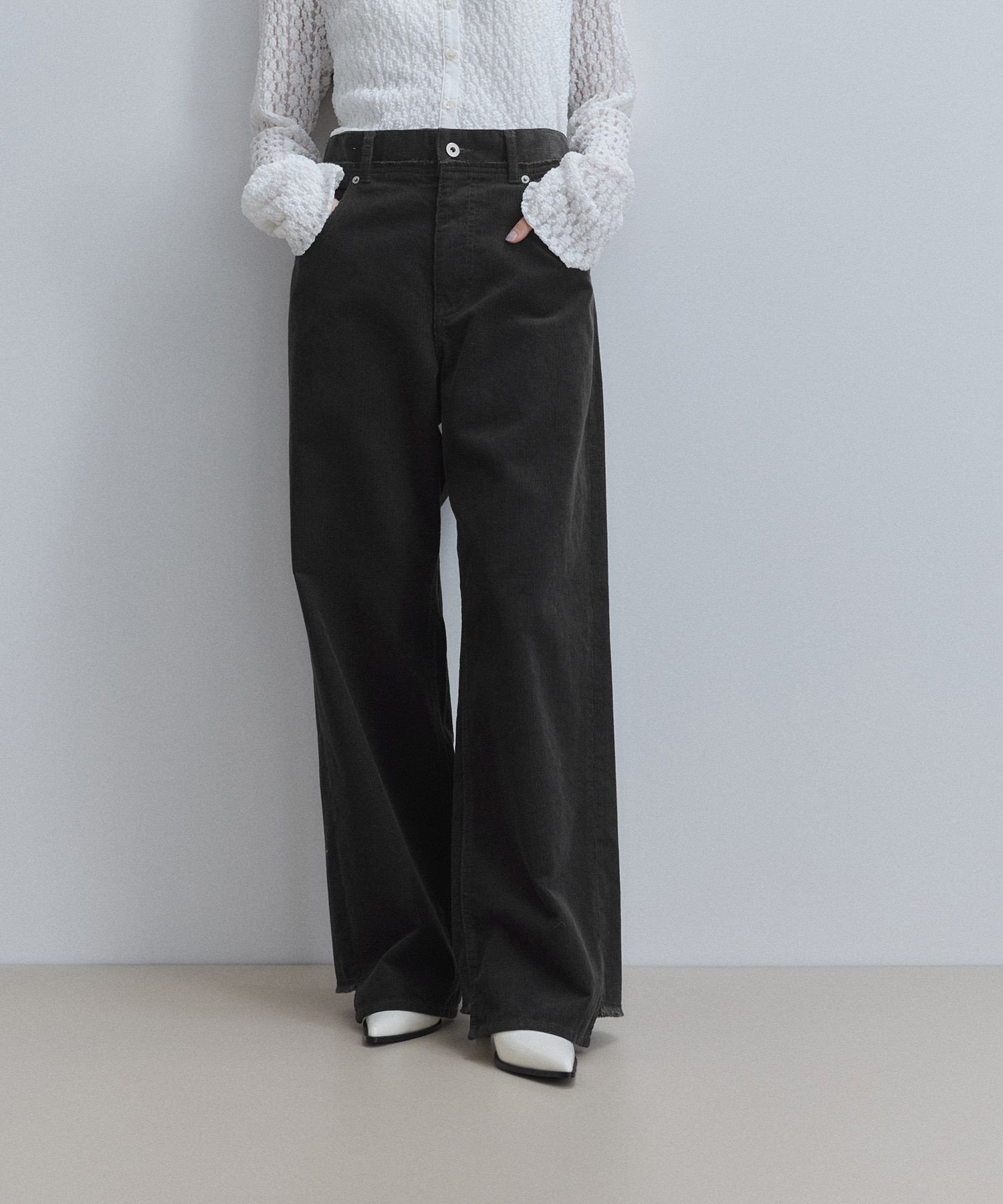 【アダム エ ロペ/ADAM ET ROPE'】の【WEB限定】イレギュラーヘムワイドストレートパンツ インテリア・キッズ・メンズ・レディースファッション・服の通販 founy(ファニー) 　ファッション　Fashion　レディースファッション　Fashion for Women　パンツ　Pants & Trousers　インディゴ　Indigo Denim　シューズ　Shoes, Footwear　ストレート　Straight, Straight Cut　スニーカー　Sneakers, Trainers　スラックス　Slacks, Dress Pants　デニム　Denim, Jeans Material　バランス　Balance, Style Balance　フェミニン　Feminine, Girly　フラット　Flat, Flat Shoes　フリンジ　Fringe, Tassel　ポケット　Pocket, Pocket Detail　ミュール　Mule, Backless Shoes　リラックス　Relax, Relaxed Fit　ワイド　Wide, Wide Fit　A/W・秋冬　Autumn/Winter　エレガント 上品　Elegant　2026年　2026　チャコール(06)|ID: prp329100004809276 ipo3291000000034903101