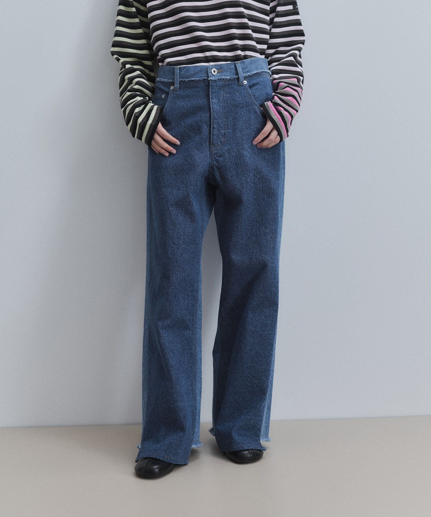 【アダム エ ロペ/ADAM ET ROPE'】の【WEB限定】イレギュラーヘムワイドストレートパンツ インテリア・キッズ・メンズ・レディースファッション・服の通販 founy(ファニー) 　ファッション　Fashion　レディースファッション　Fashion for Women　パンツ　Pants & Trousers　インディゴ　Indigo Denim　シューズ　Shoes, Footwear　ストレート　Straight, Straight Cut　スニーカー　Sneakers, Trainers　スラックス　Slacks, Dress Pants　デニム　Denim, Jeans Material　バランス　Balance, Style Balance　フェミニン　Feminine, Girly　フラット　Flat, Flat Shoes　フリンジ　Fringe, Tassel　ポケット　Pocket, Pocket Detail　ミュール　Mule, Backless Shoes　リラックス　Relax, Relaxed Fit　ワイド　Wide, Wide Fit　A/W・秋冬　Autumn/Winter　エレガント 上品　Elegant　2026年　2026　ブルー系(45)|ID: prp329100004809276 ipo3291000000034903107