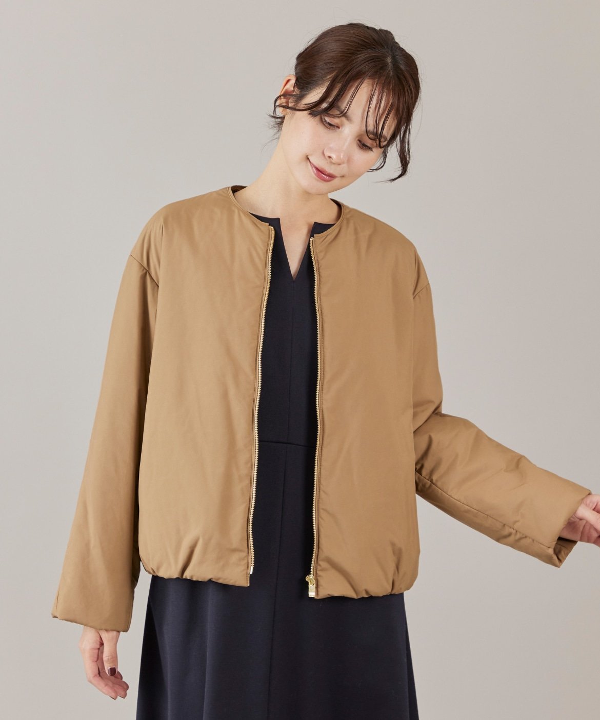 【イネド/INED】のノーカラー中綿ブルゾン《LIMONTA EAST》 インテリア・キッズ・メンズ・レディースファッション・服の通販 founy(ファニー) 　ファッション　Fashion　レディースファッション　Fashion for Women　アウター　Coat / Outerwear Collection　ブルゾンジャケット・スポーティアウター　Blouson Jackets　イタリア　Italy　ギャザー　Gathered, Ruffled　コンパクト　Compact, Small Size　スマート　Smart, Elegant　タフタ　Taffeta, Structured Fabric　バルーン　Balloon, Balloon Silhouette　フロント　Front, Front Design　ブルゾン　Blouson, Bomber Jacket　ポケット　Pocket, Pocket Detail　ワイド　Wide, Wide Fit　おすすめ　Recommended / Our Picks　ビジネス 仕事 通勤　Business / Work / Commuting　キャメル|ID: prp329100004809282 ipo3291000000034903168