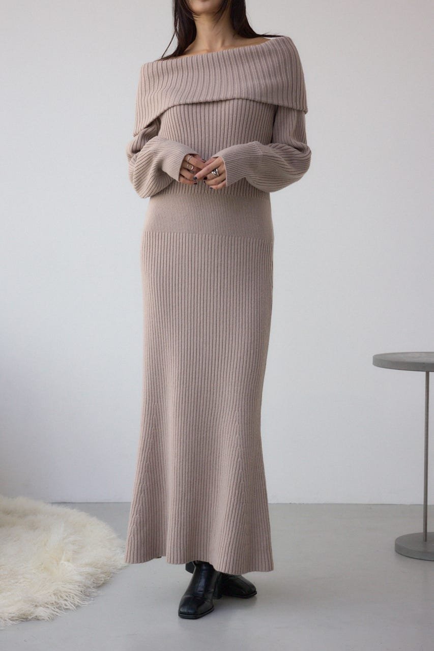 【アズール バイ マウジー/AZUL by moussy】のオフショルロングニットワンピース インテリア・キッズ・メンズ・レディースファッション・服の通販 founy(ファニー) 　ファッション　Fashion　レディースファッション　Fashion for Women　ワンピース　Dresses　ニットワンピース　Knit Dresses　おすすめ　Recommended / Our Picks　アクセサリー　Fashion Accessories　エレガント 上品　Elegant　ショート　Short, Short Length　シンプル　Simple, Minimal　ストレッチ　Stretch, Stretchy Fabric　フレア　Flare, Flared　GREIGE|ID: prp329100004809325 ipo3291000000034903678