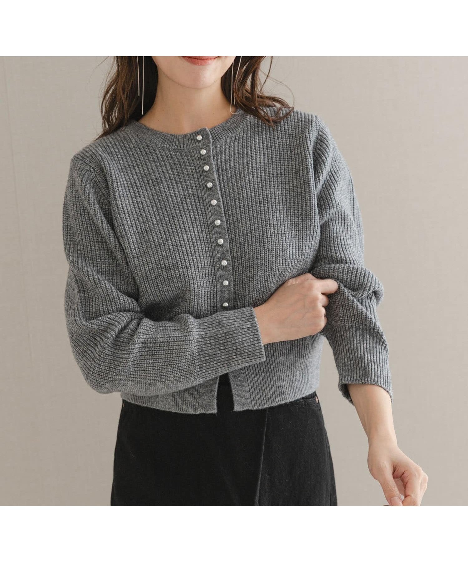 【アーバンリサーチ ロッソ/URBAN RESEARCH ROSSO】の『WEB限定』ボタンデザインニットプルオーバー インテリア・キッズ・メンズ・レディースファッション・服の通販 founy(ファニー) 　ファッション　Fashion　レディースファッション　Fashion for Women　トップス・カットソー　Cut & Sew Tops　ニット　Knit Tops & Sweaters　カジュアルプルオーバー・ニットトップス　Pullovers & Knit Tops / Casual Pullovers　2025年　2025　2025-2026秋冬・A/W　Autumn/Winter 2025–26 AW25–26　冬　Winter / This Winter　アクセサリー　Fashion Accessories　カーディガン　Cardigan, Knitwear　コンパクト　Compact, Small Size　シルバー　Silver, Metallic Silver　バランス　Balance, Style Balance　フィット　Fit, Slim Fit　ロング　Long, Long-Length　ワイド　Wide, Wide Fit　エレガント 上品　Elegant　A/W・秋冬　Autumn/Winter　グレー|ID: prp329100004809454 ipo3291000000034904751